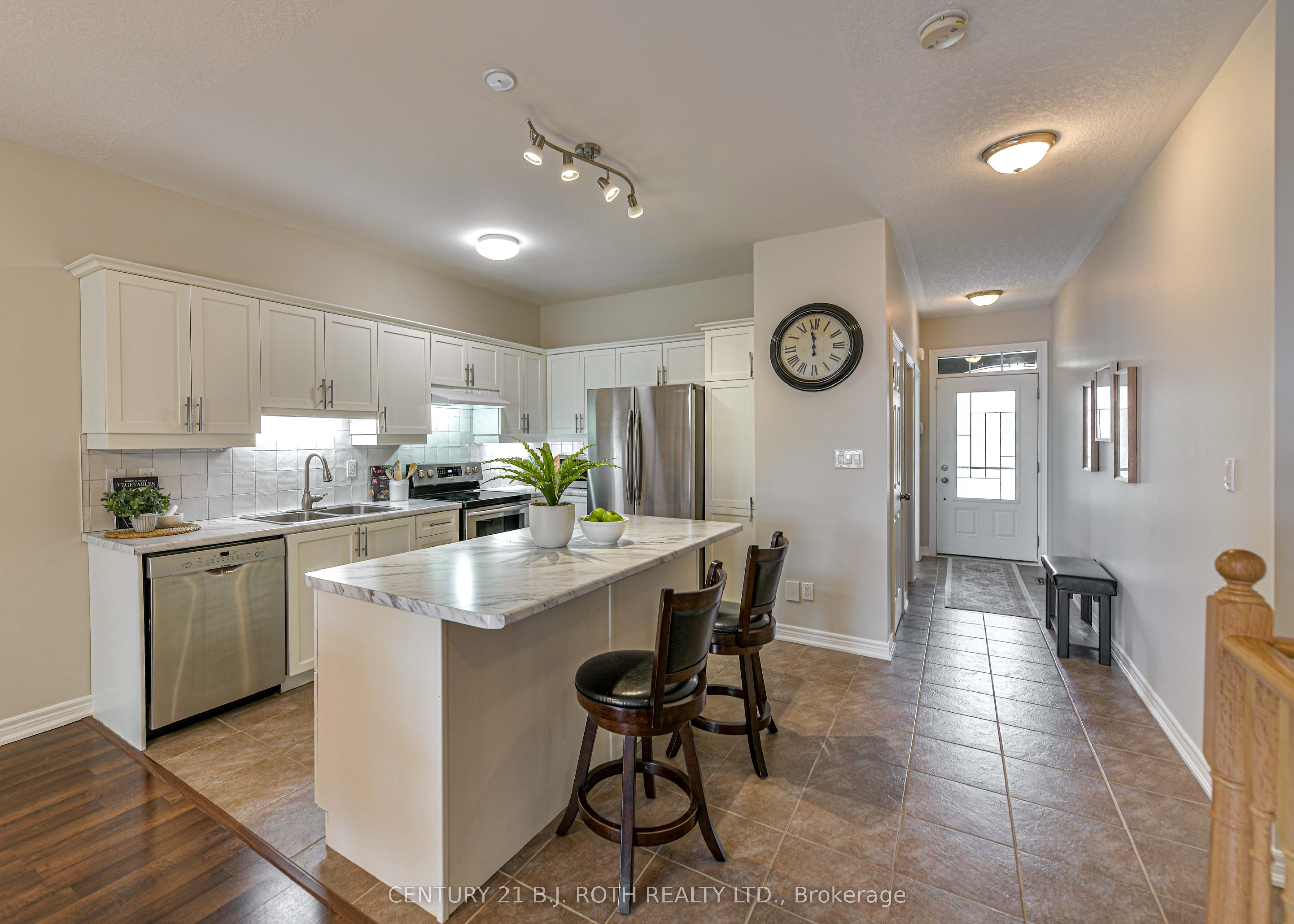 10 Canterbury Circle Property Photo 7