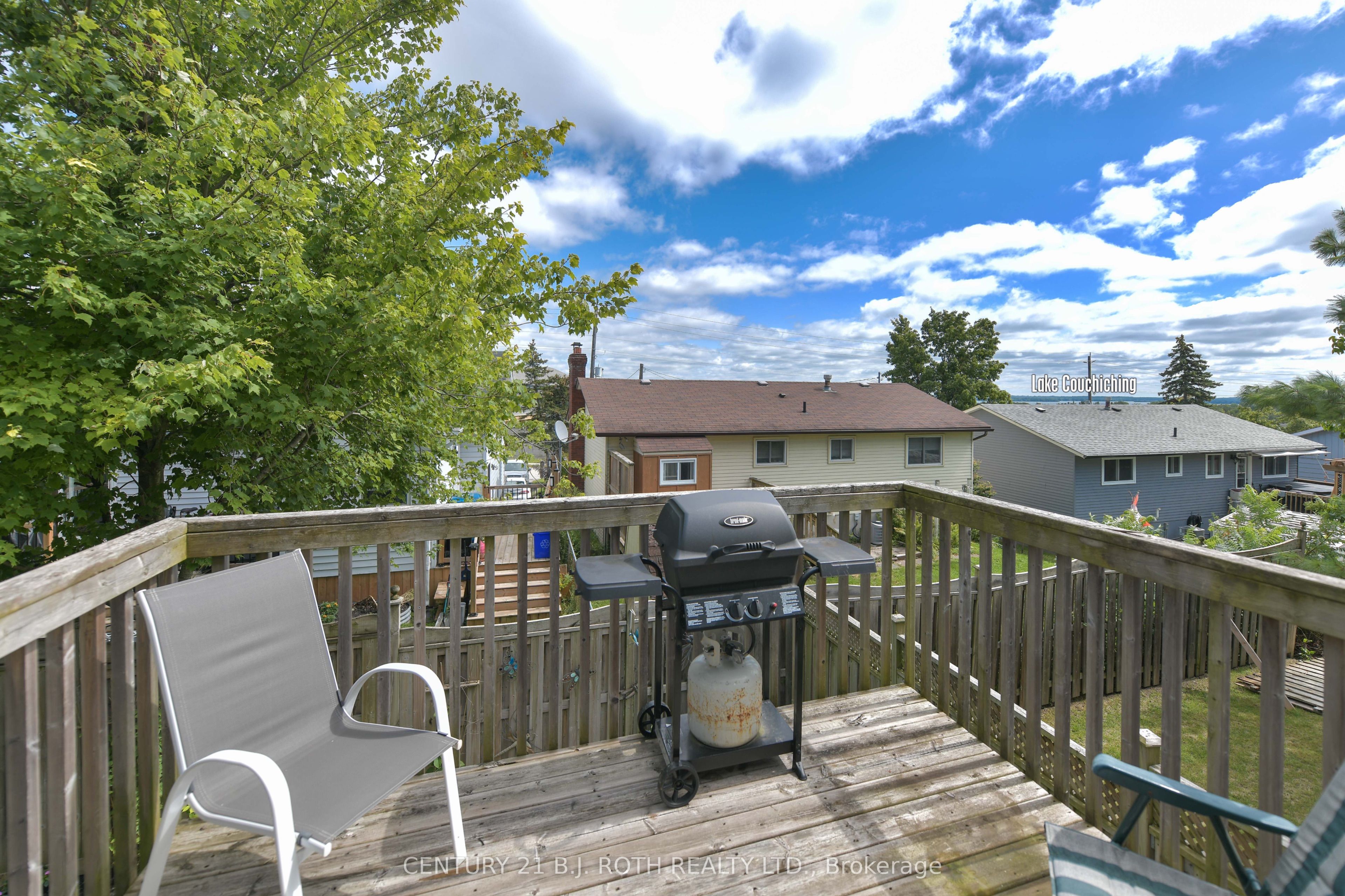10 Canterbury Circle Property Photo 14