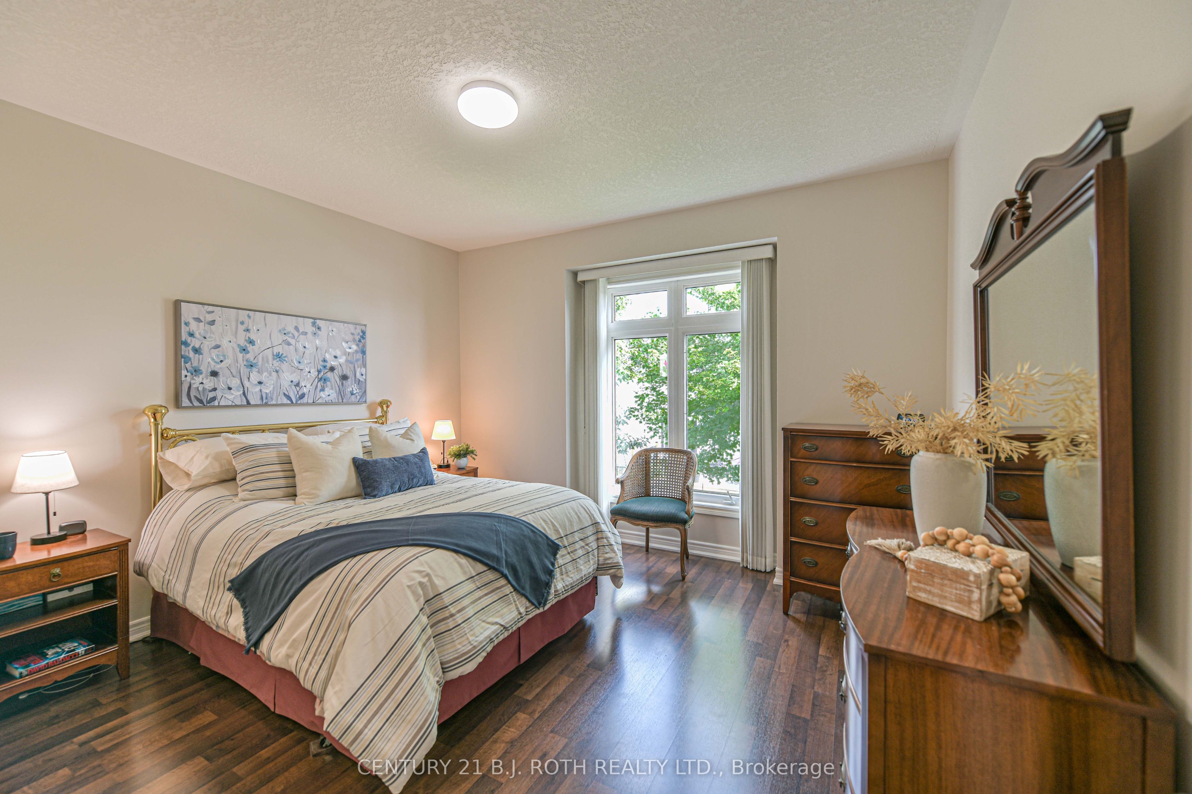 10 Canterbury Circle Property Photo 16