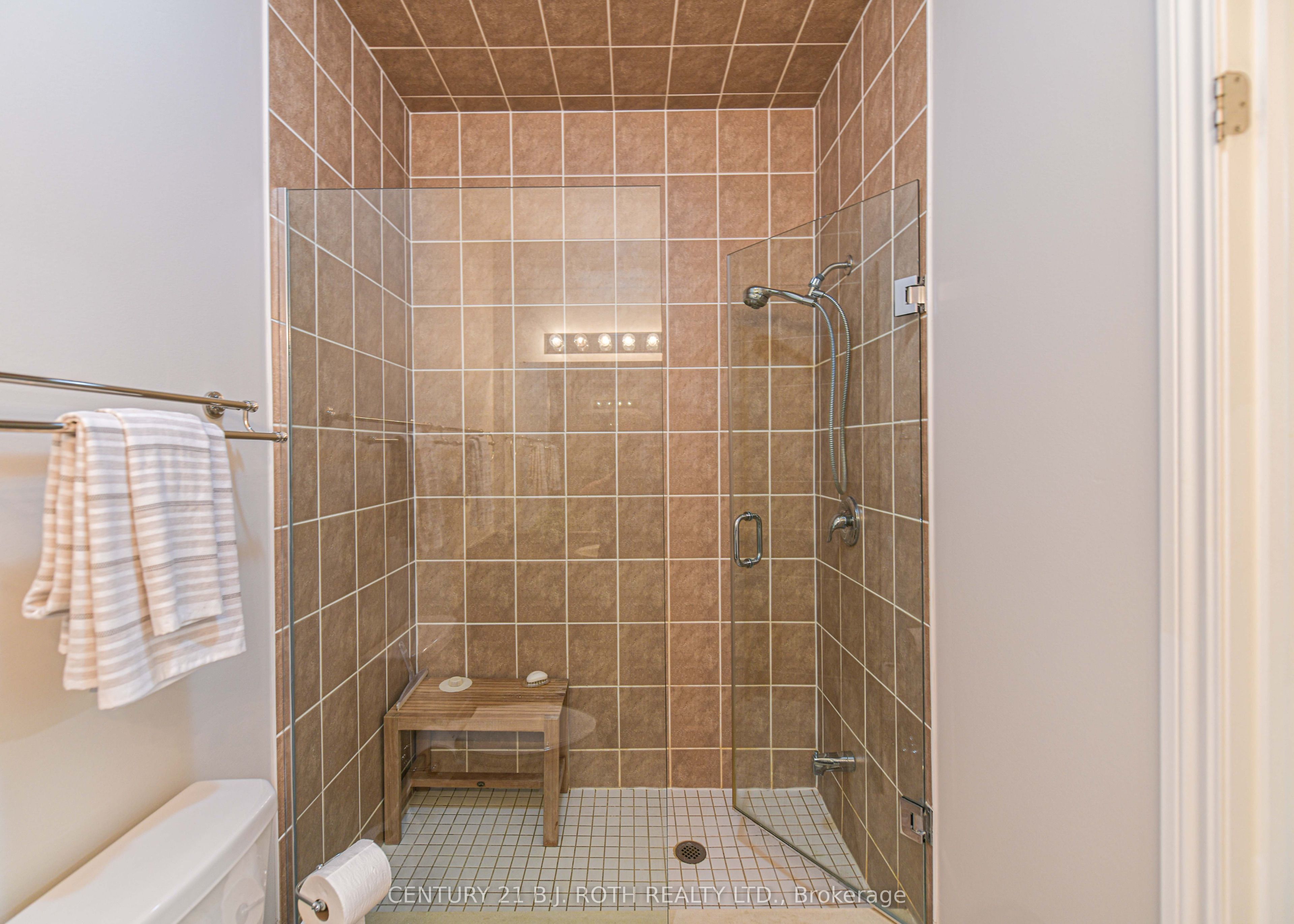 10 Canterbury Circle Property Photo 20