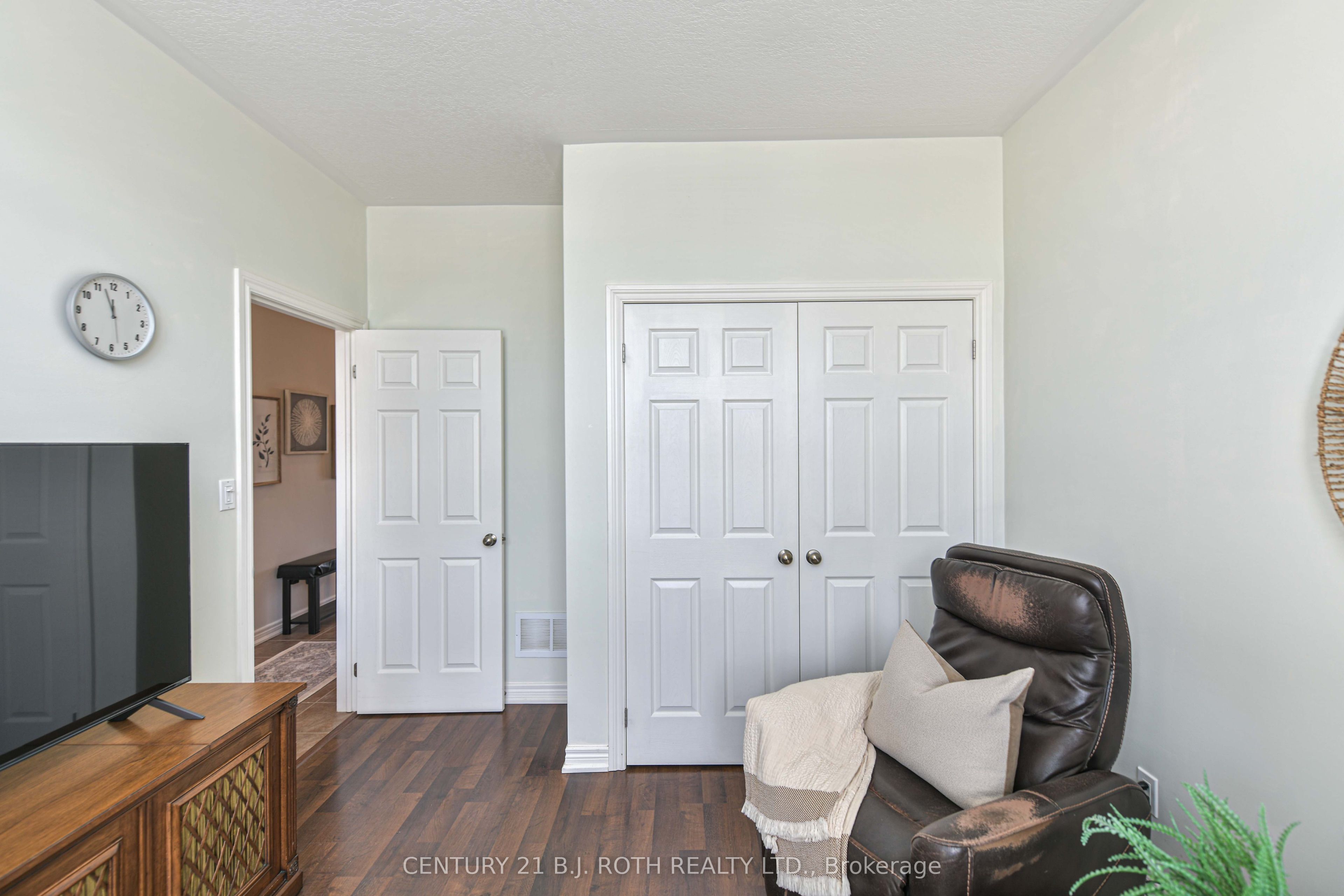 10 Canterbury Circle Property Photo 22