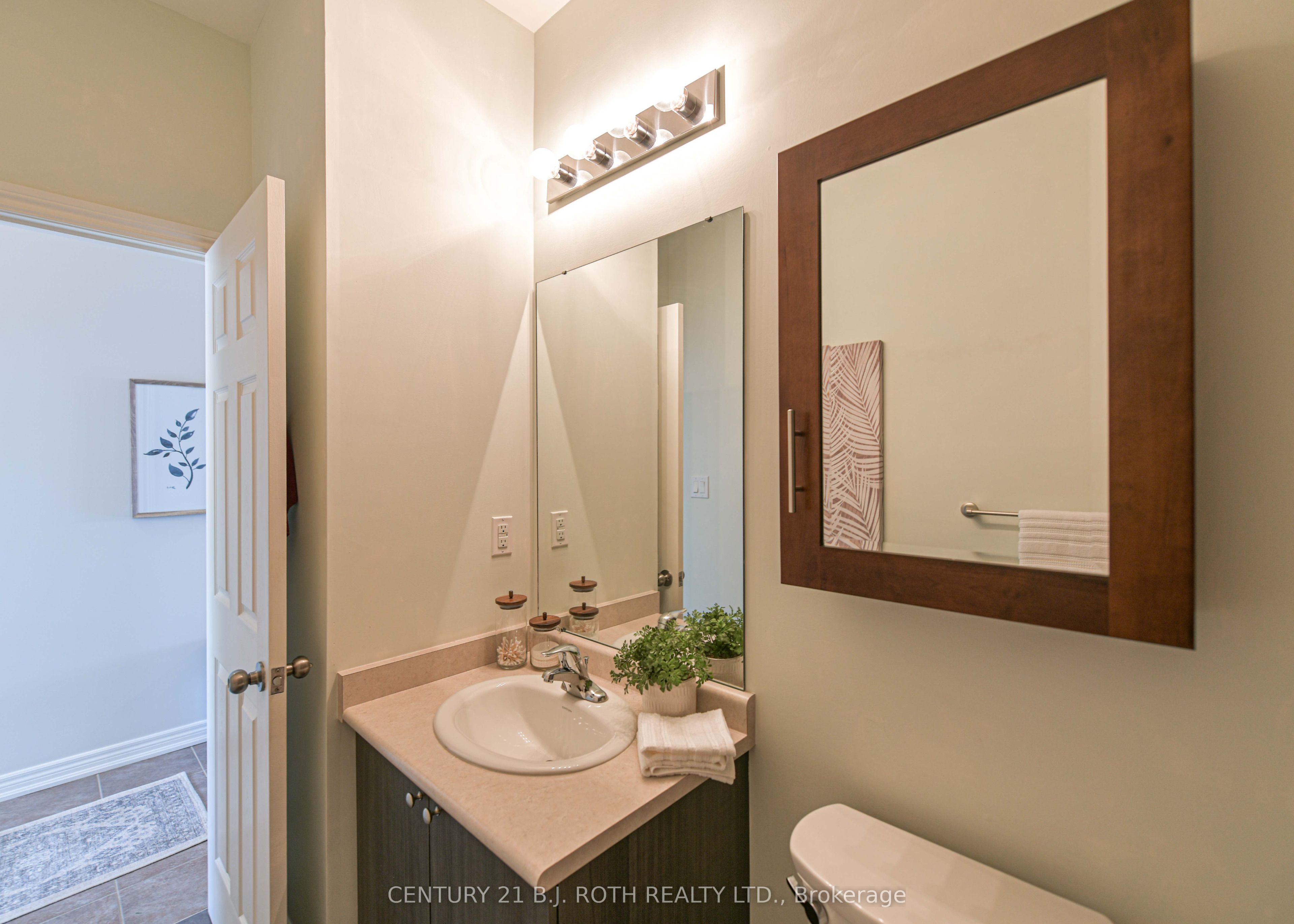 10 Canterbury Circle Property Photo 23