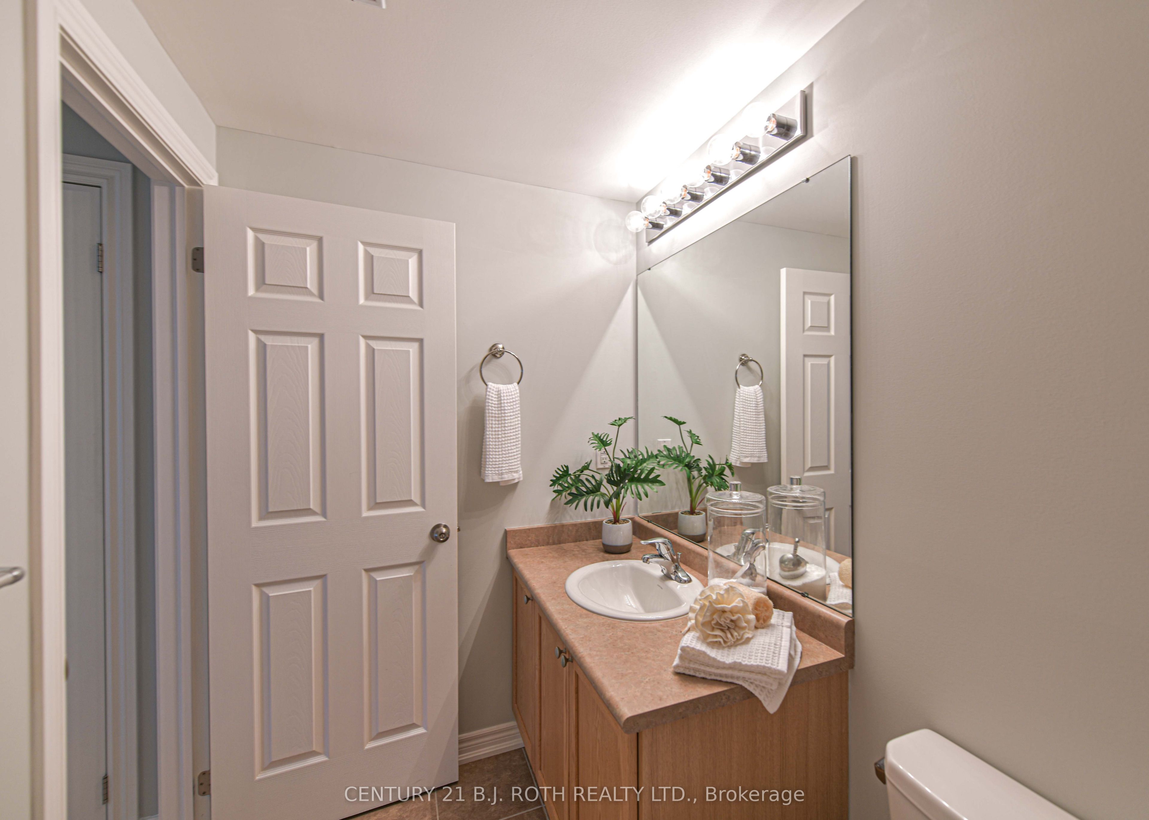10 Canterbury Circle Property Photo 32
