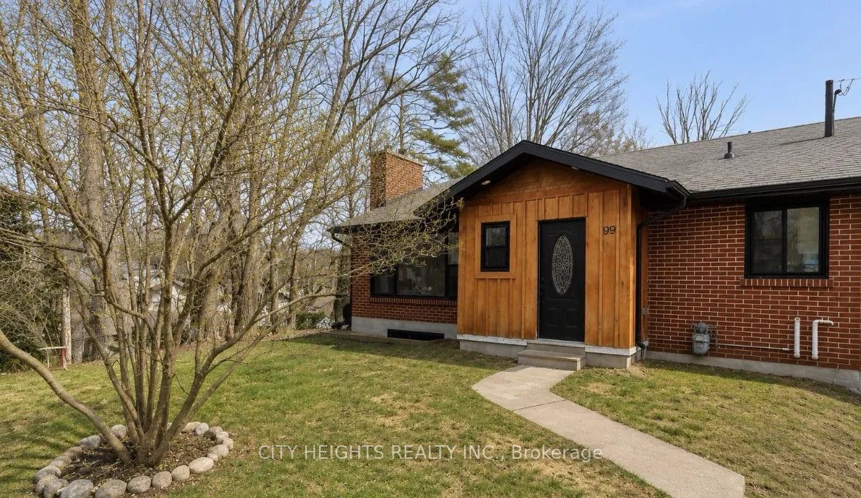 99 Wellington Street E Upper Property Photo 1
