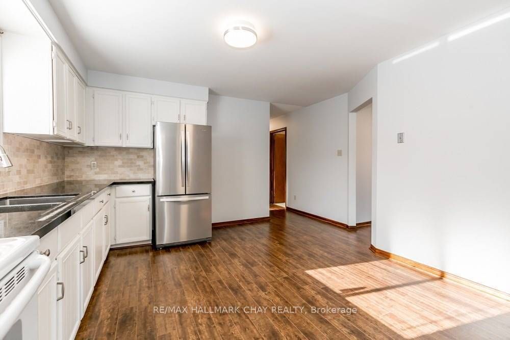 3 Buchanan Street Property Photo 7