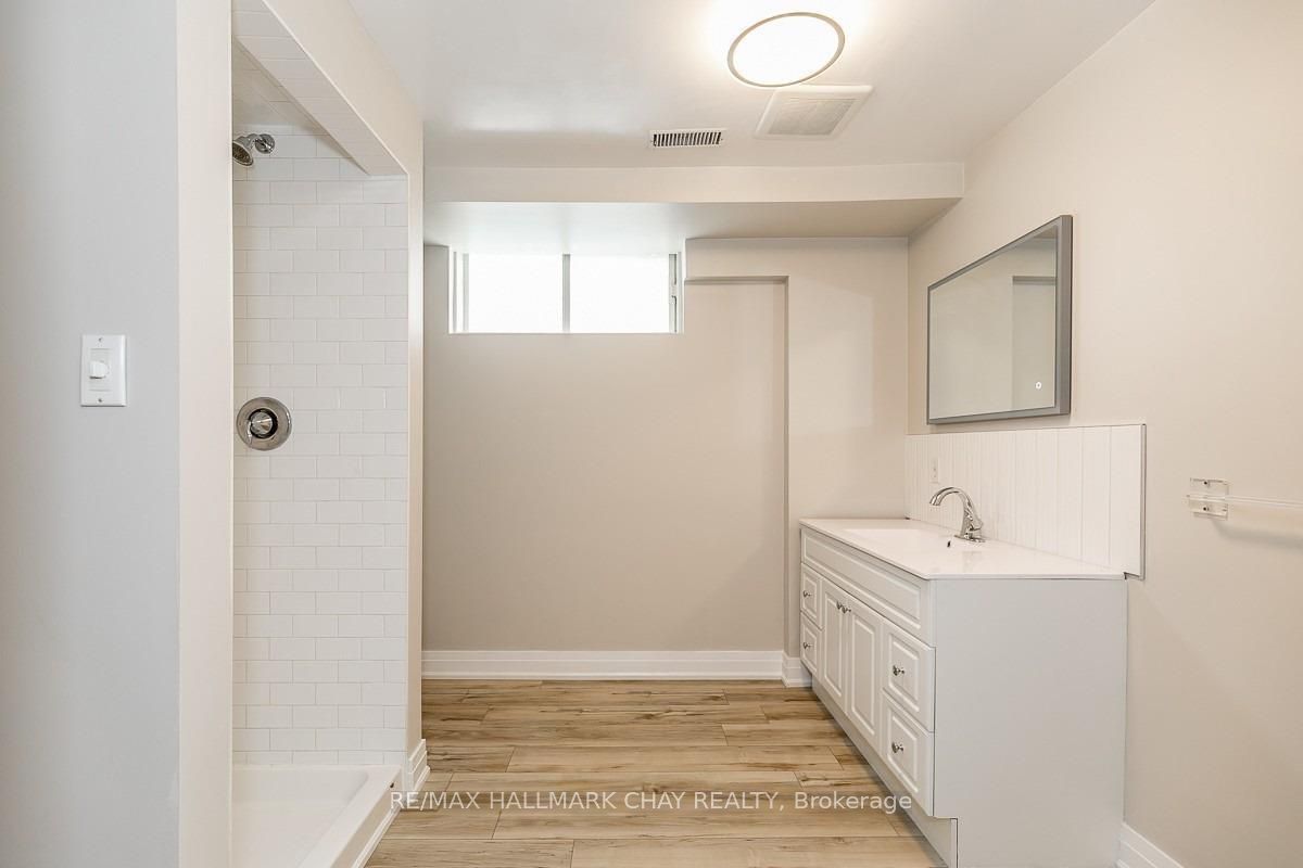 3 Buchanan Street Property Photo 22
