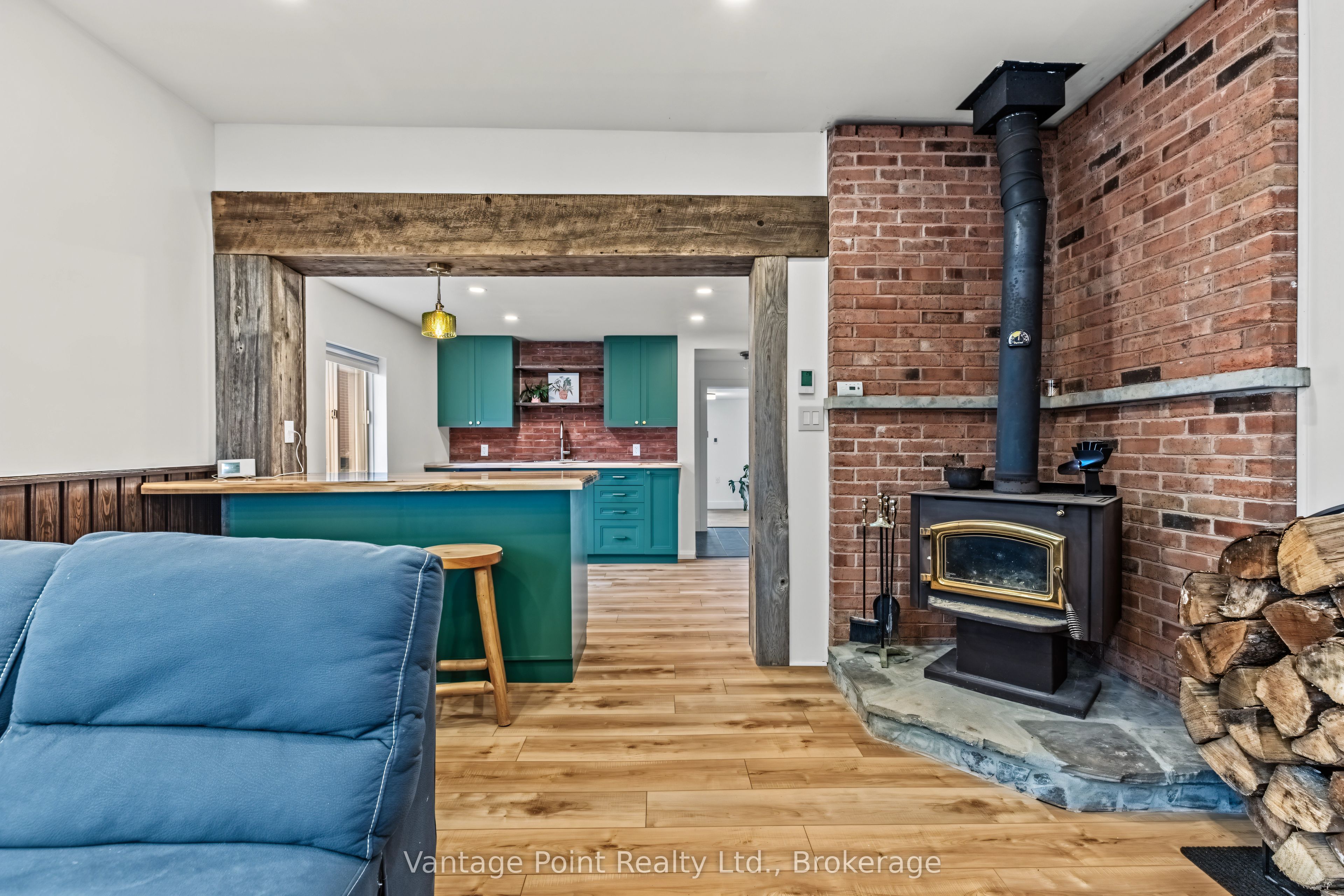 794097 124 Grey Road Property Photo 13
