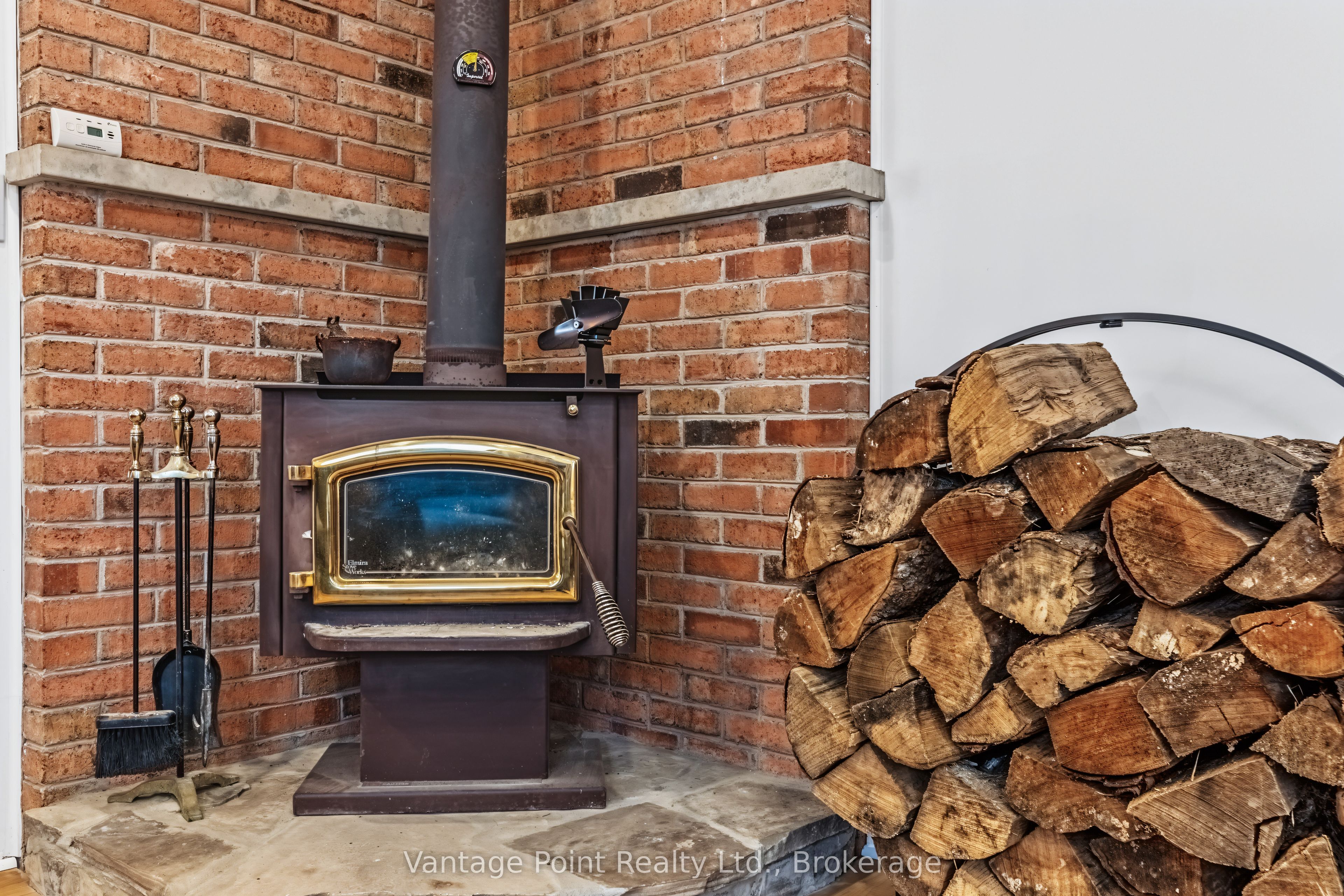 794097 124 Grey Road Property Photo 14