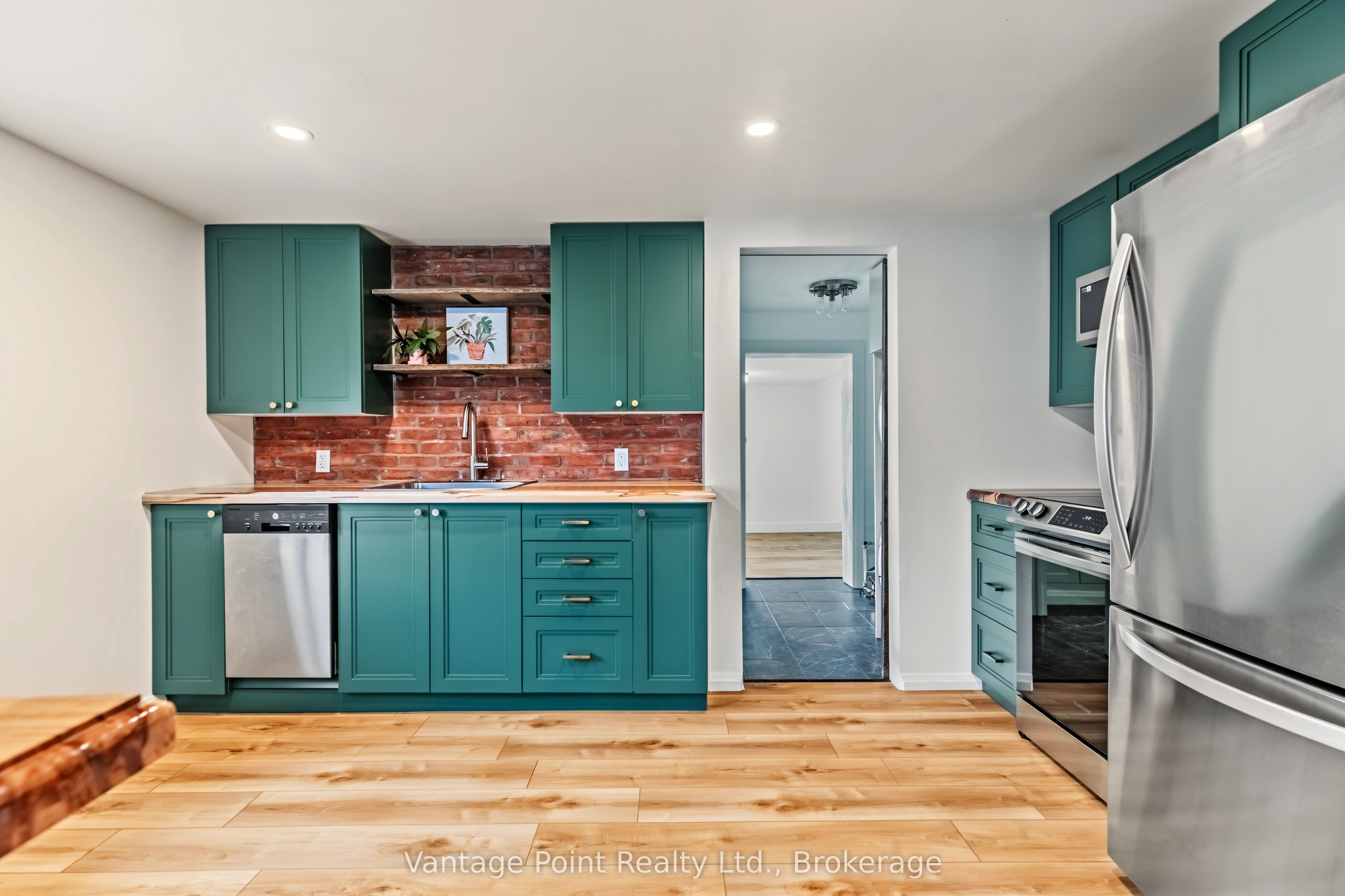 794097 124 Grey Road Property Photo 19