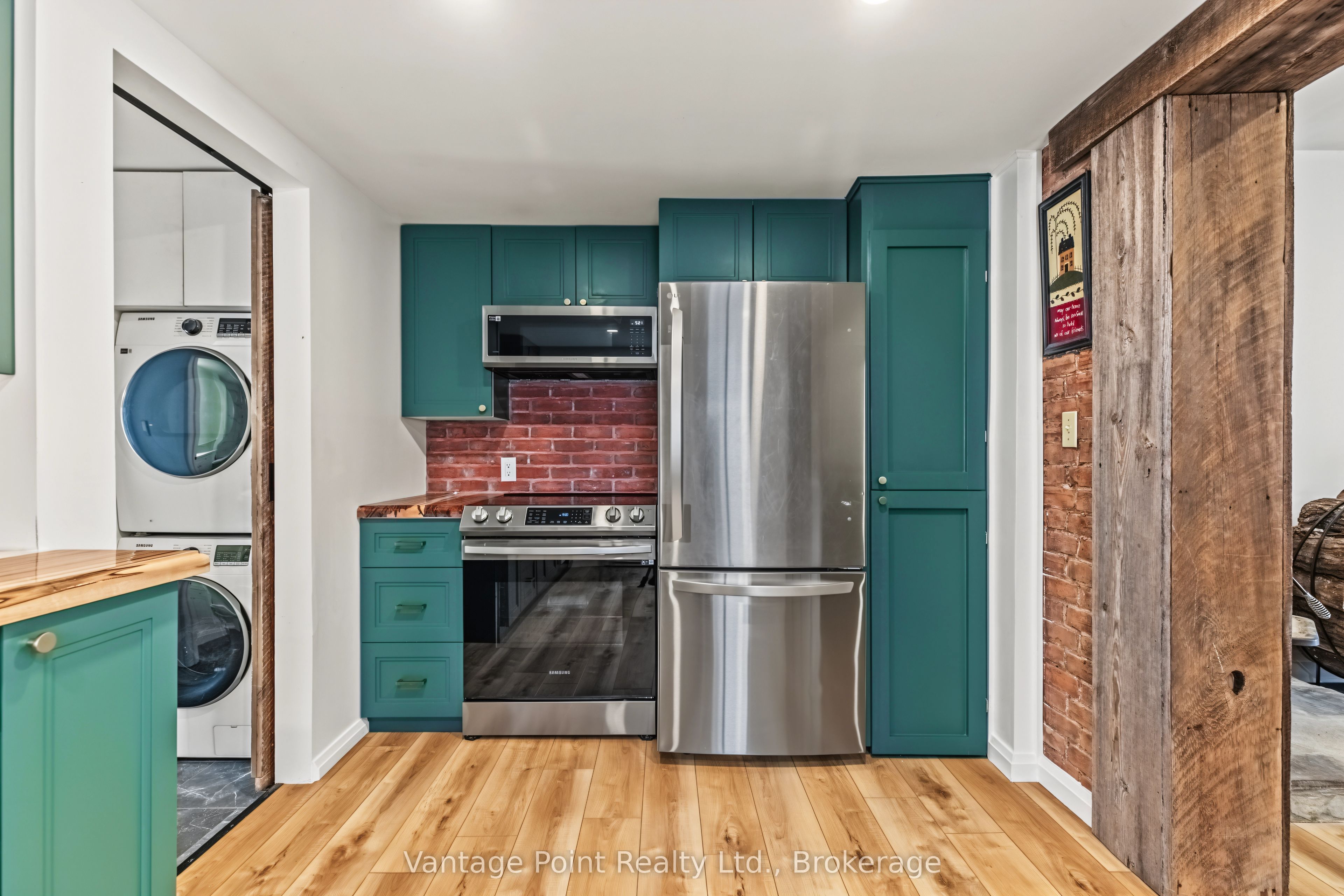 794097 124 Grey Road Property Photo 20