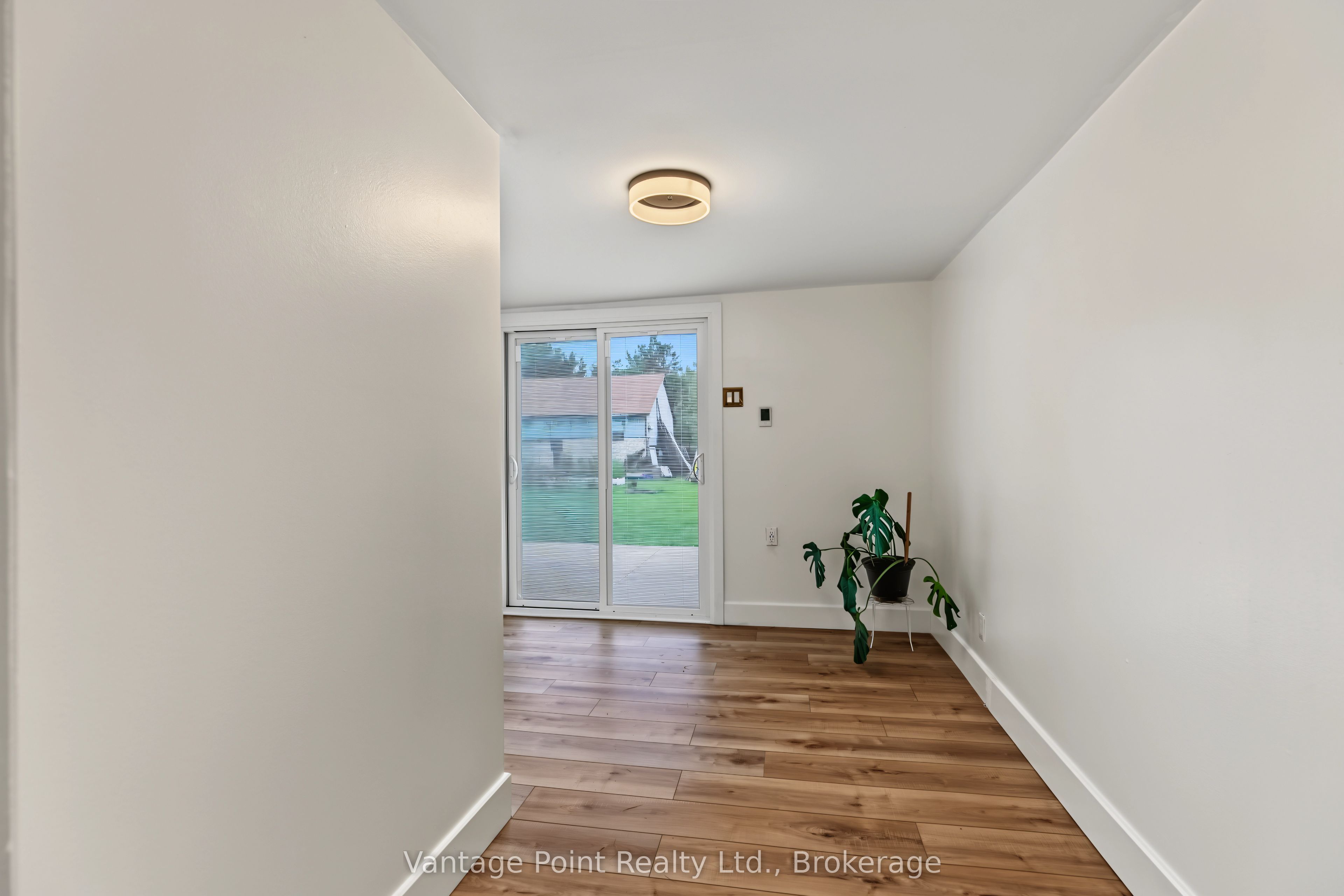 794097 124 Grey Road Property Photo 23