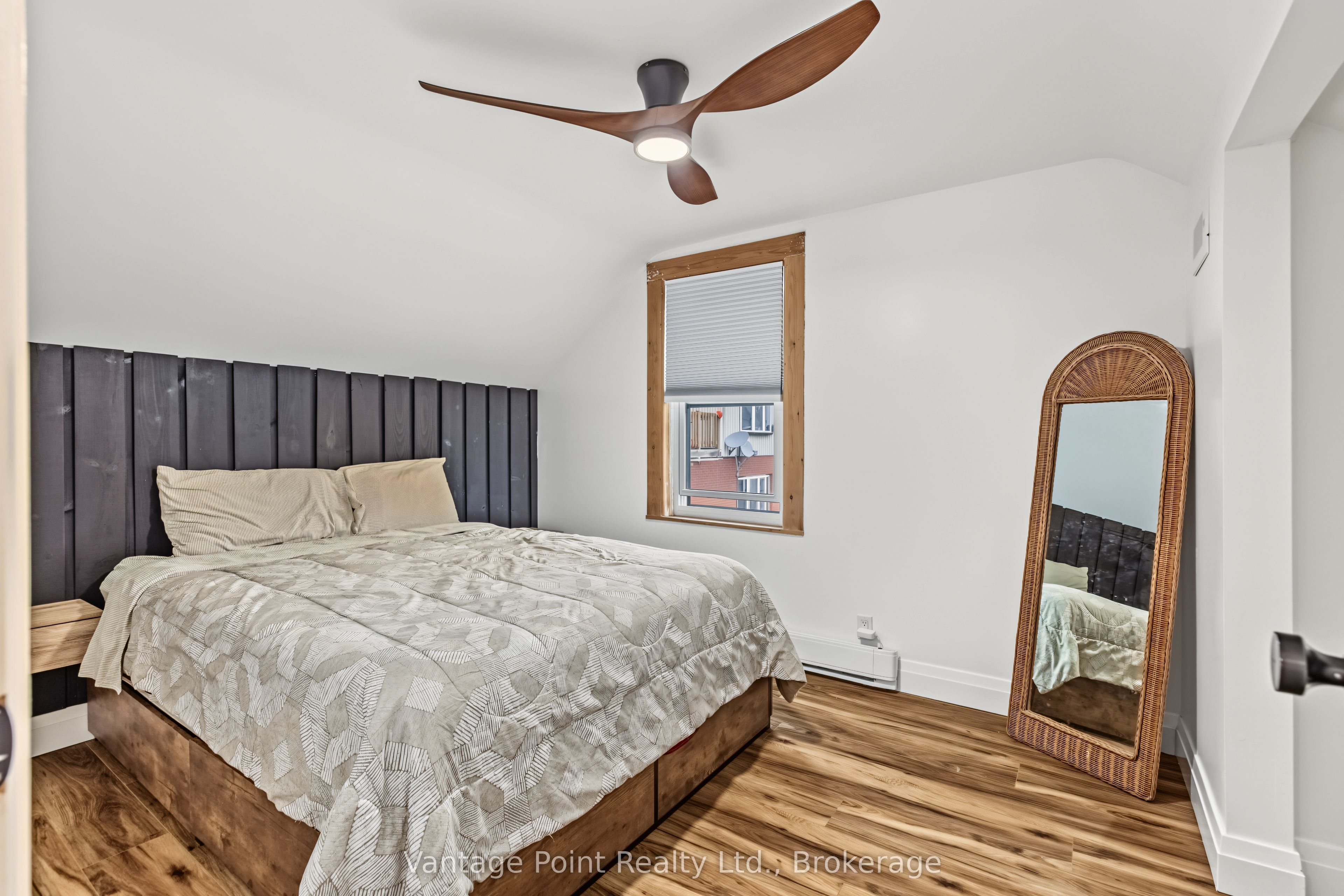 794097 124 Grey Road Property Photo 34