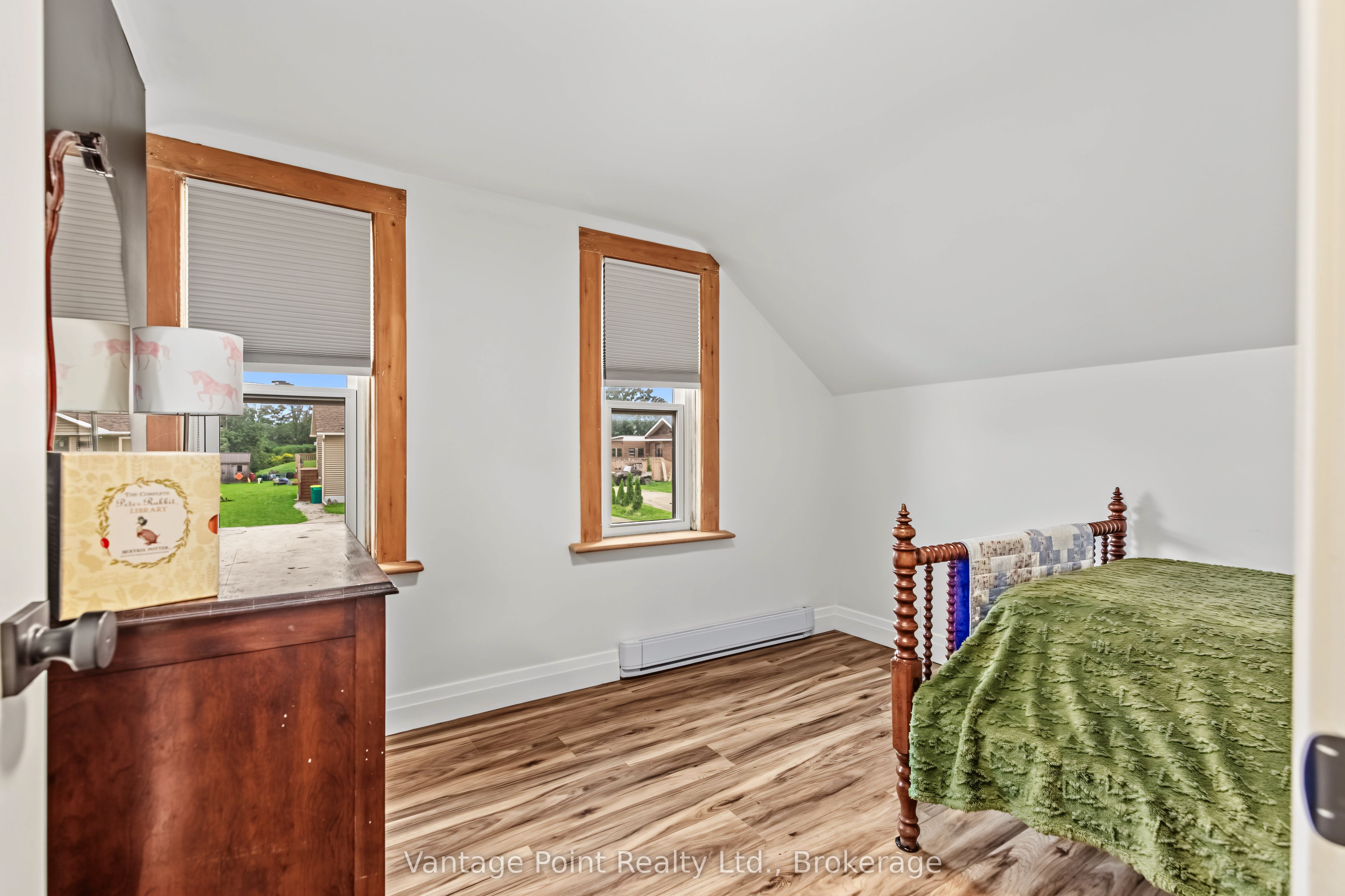 794097 124 Grey Road Property Photo 37
