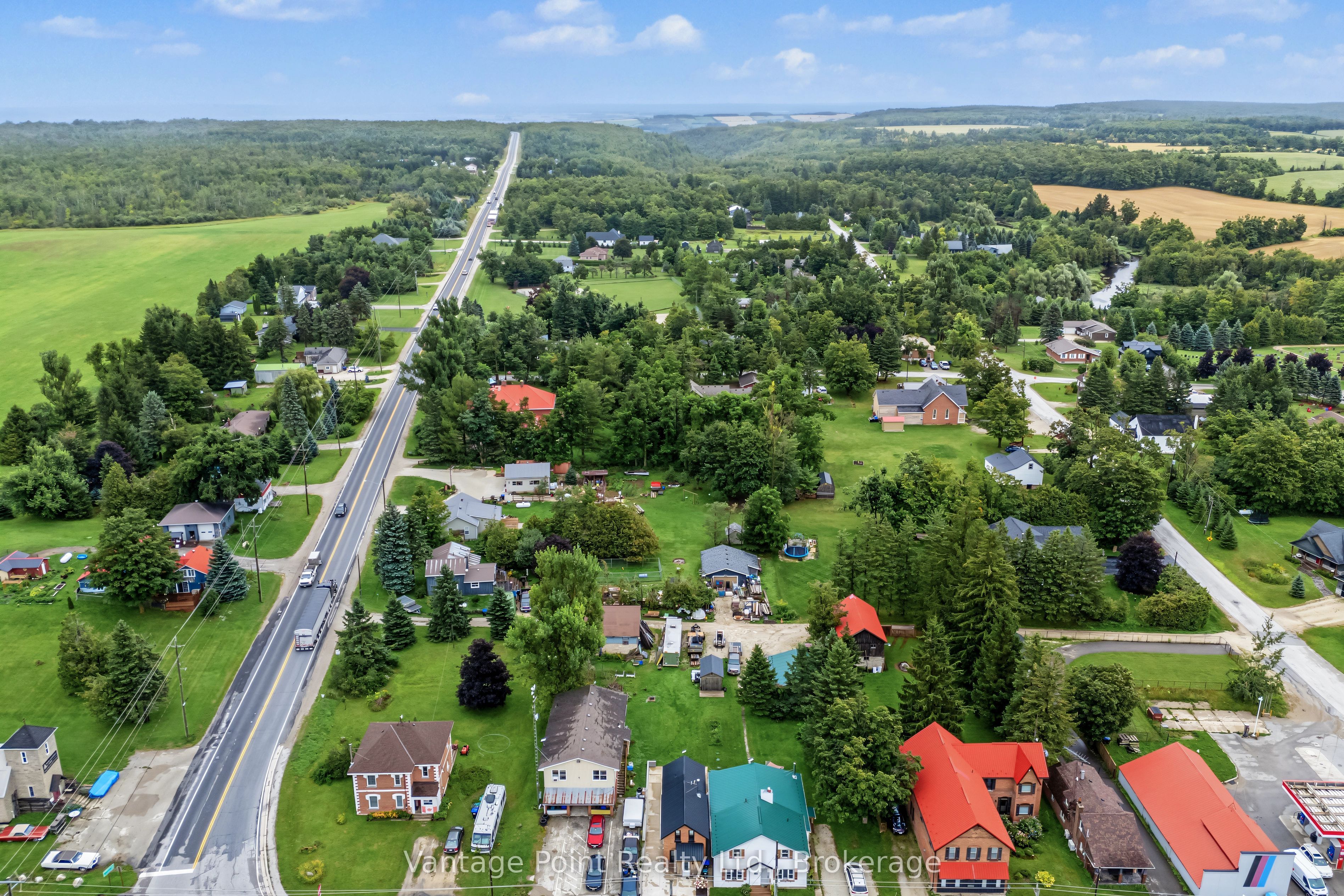 794097 124 Grey Road Property Photo 41