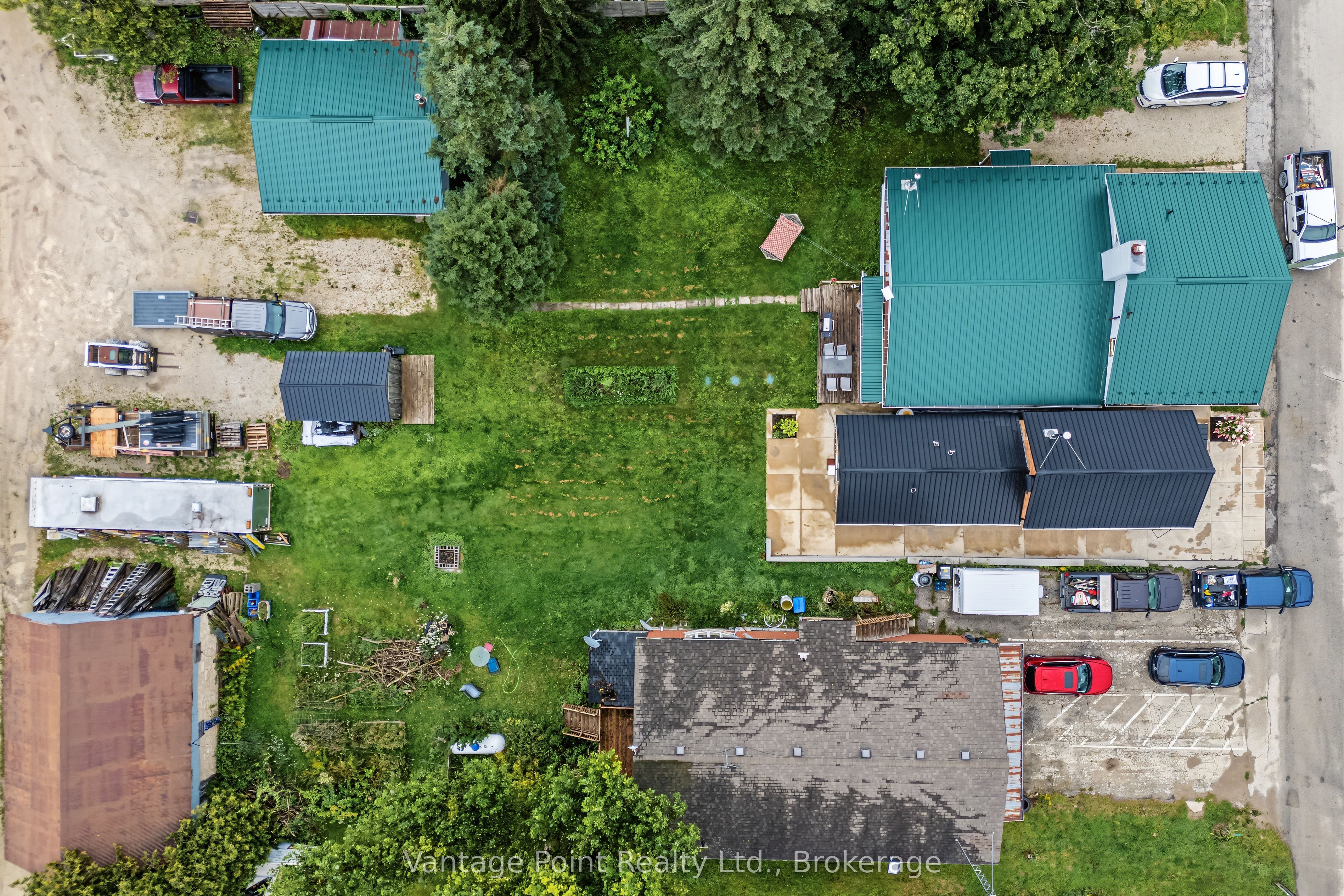 794097 124 Grey Road Property Photo 45