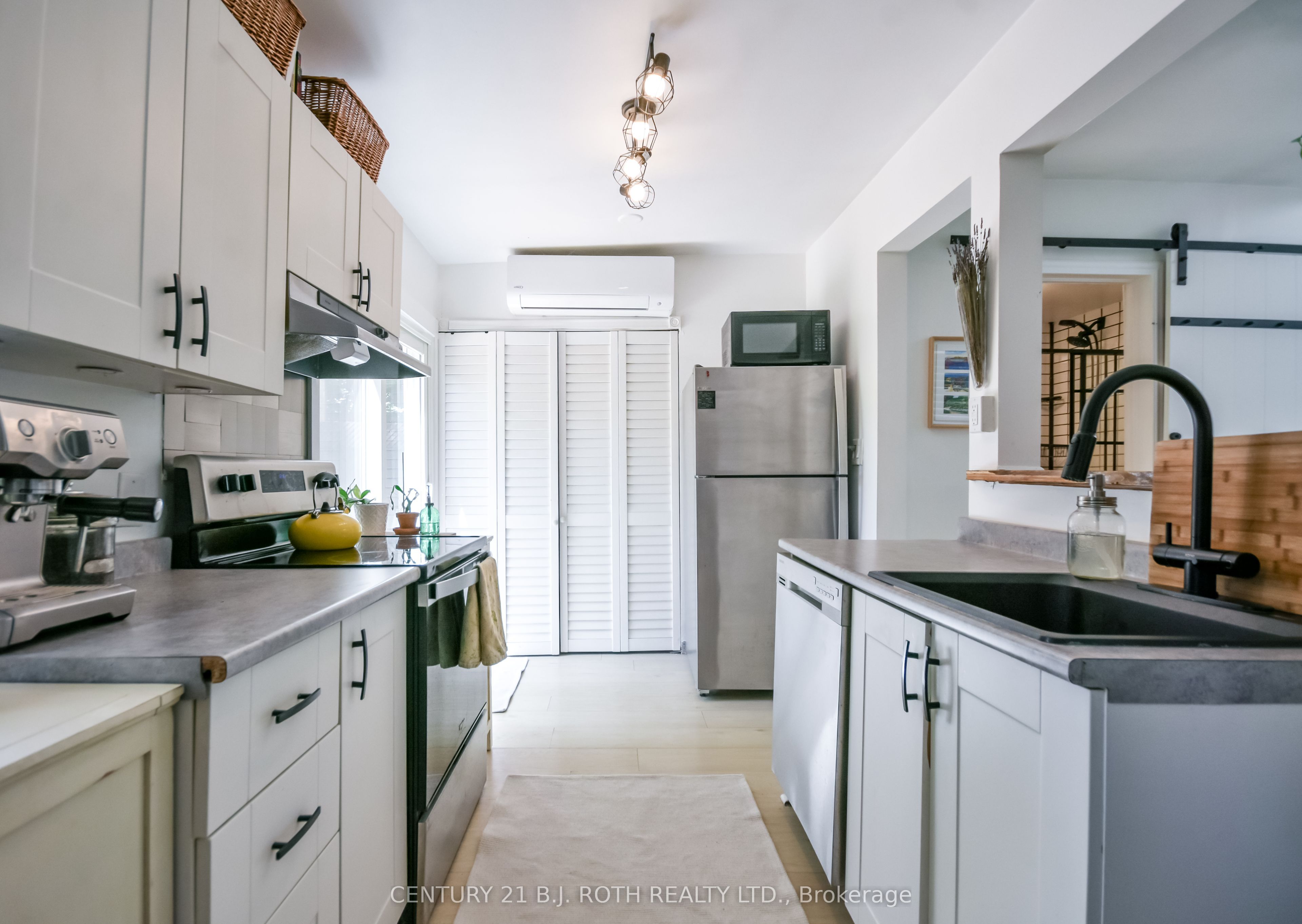 203 Southview Road Property Photo 8