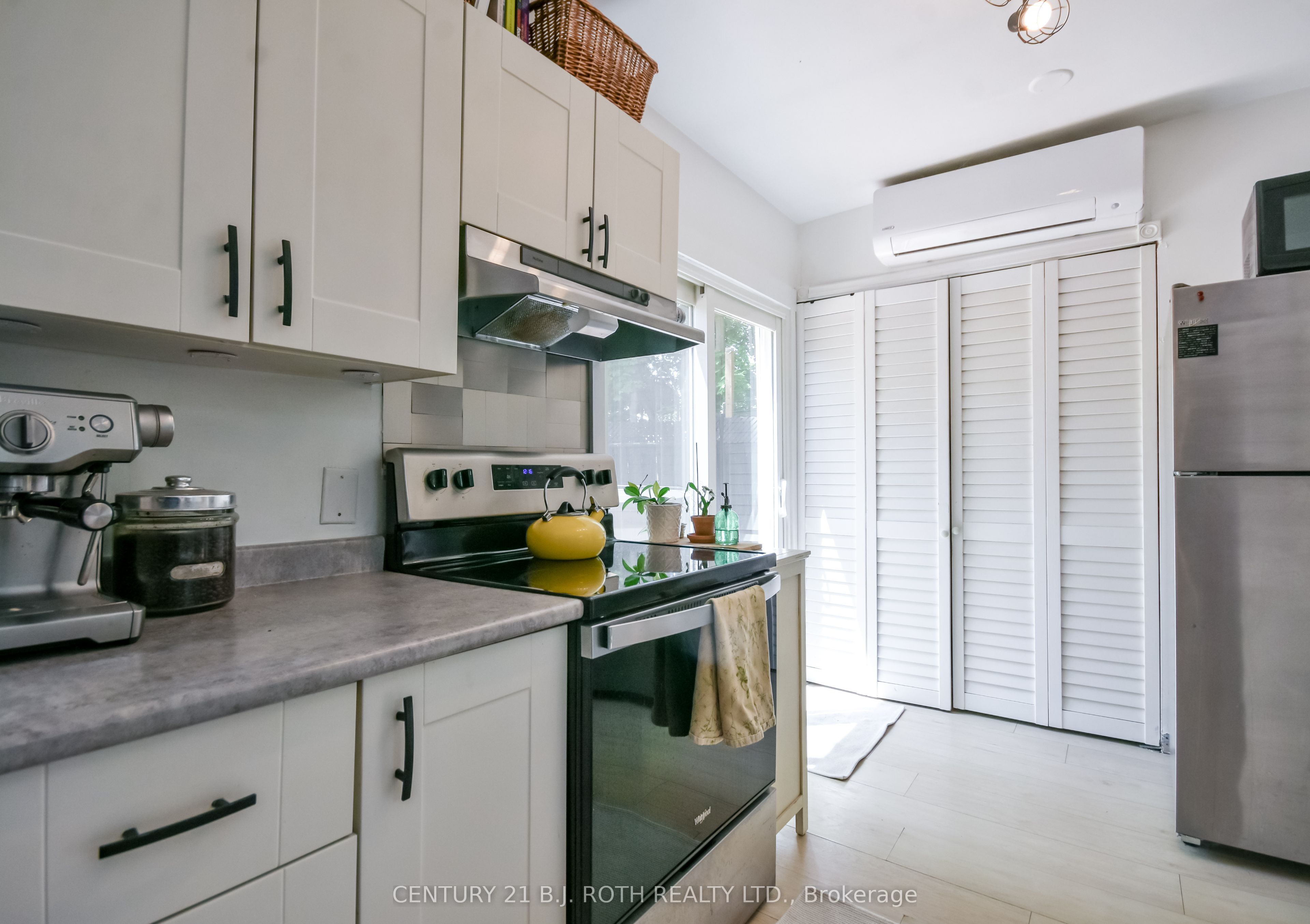 203 Southview Road Property Photo 9