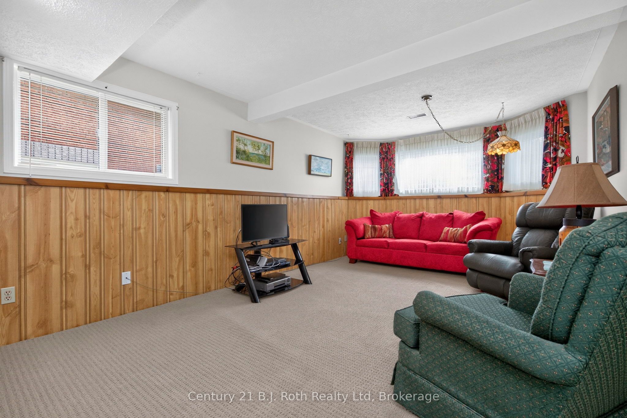 13 Charles Street Property Photo 31