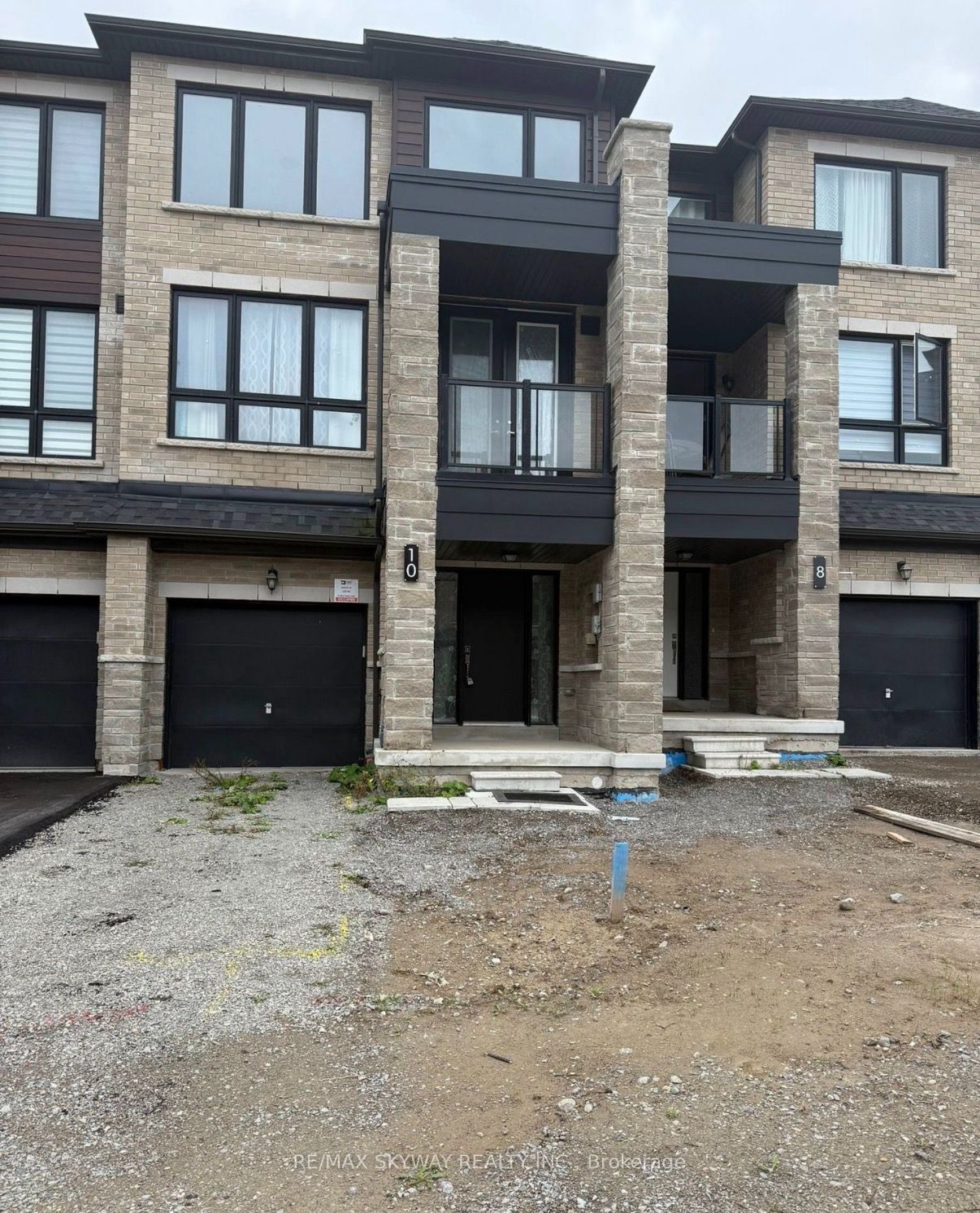 10 Blue Forest Crescent Property Photo 1