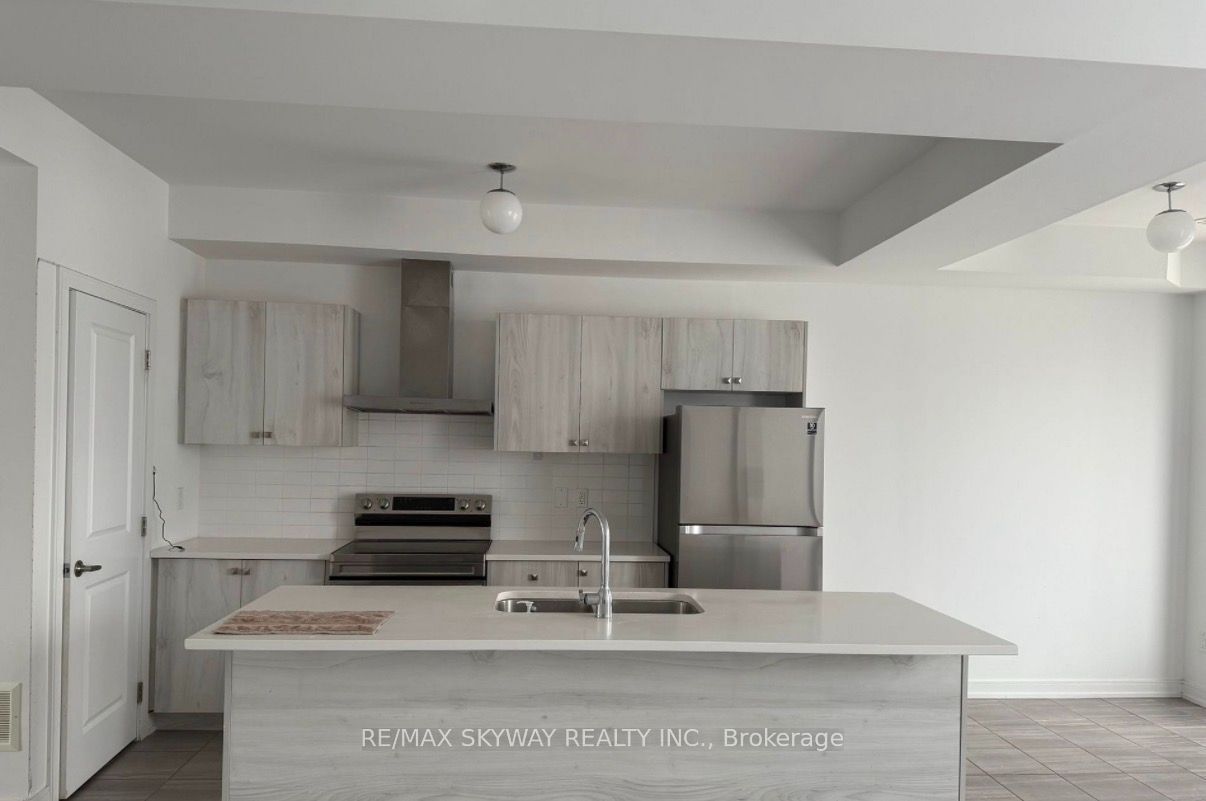 10 Blue Forest Crescent Property Photo 11