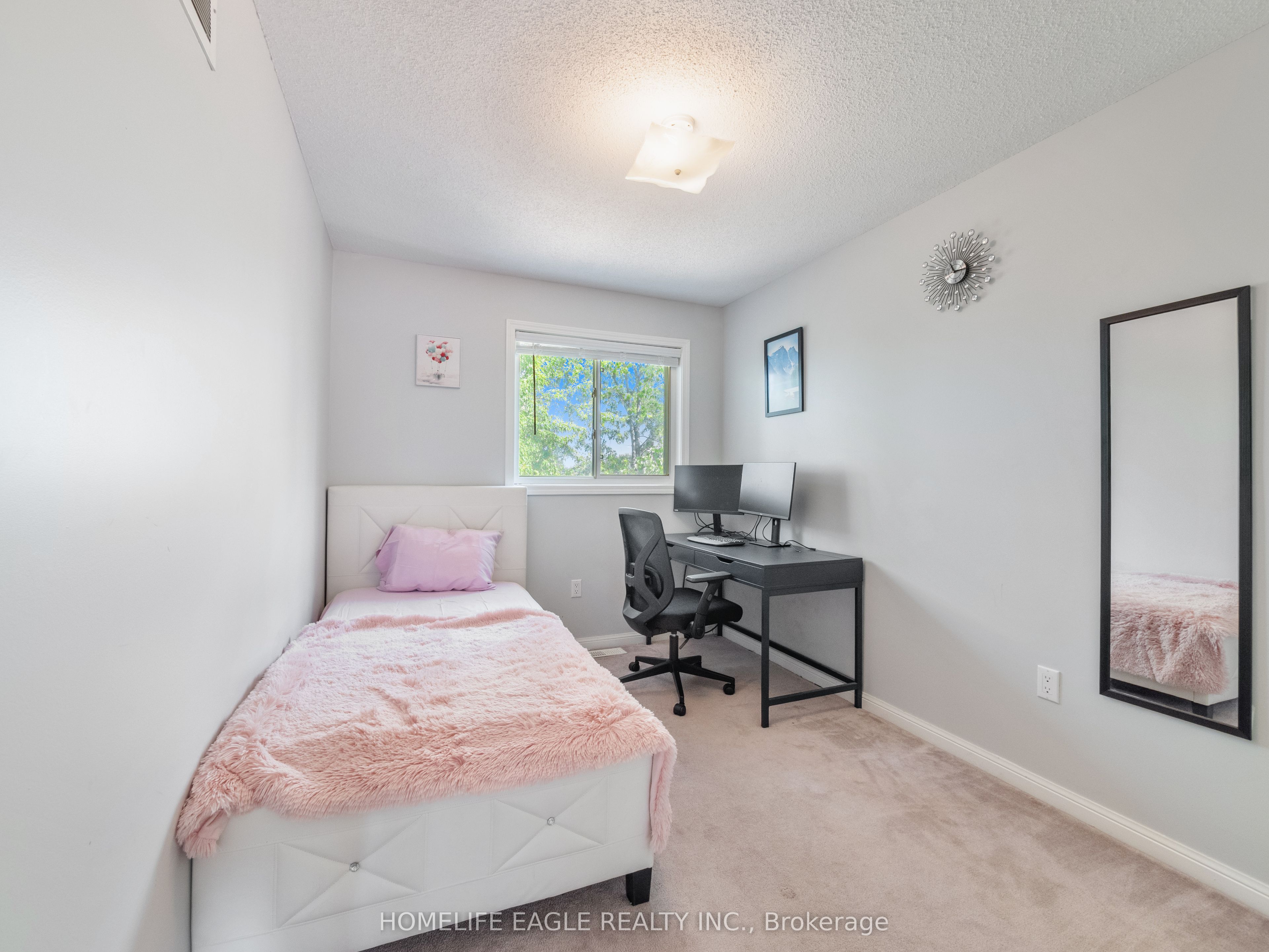 235 Ferndale Drive S 13 Property Photo 11