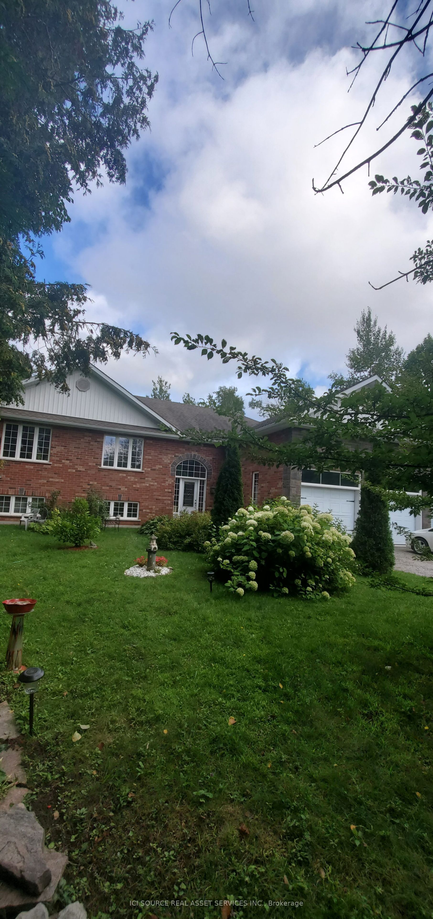 1361 Rimkey Crescent Property Photo 7