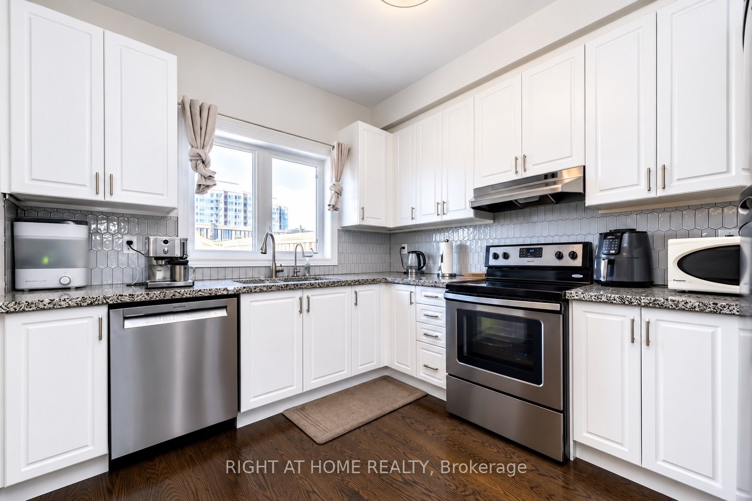 92 Pearcey Crescent Property Photo 4