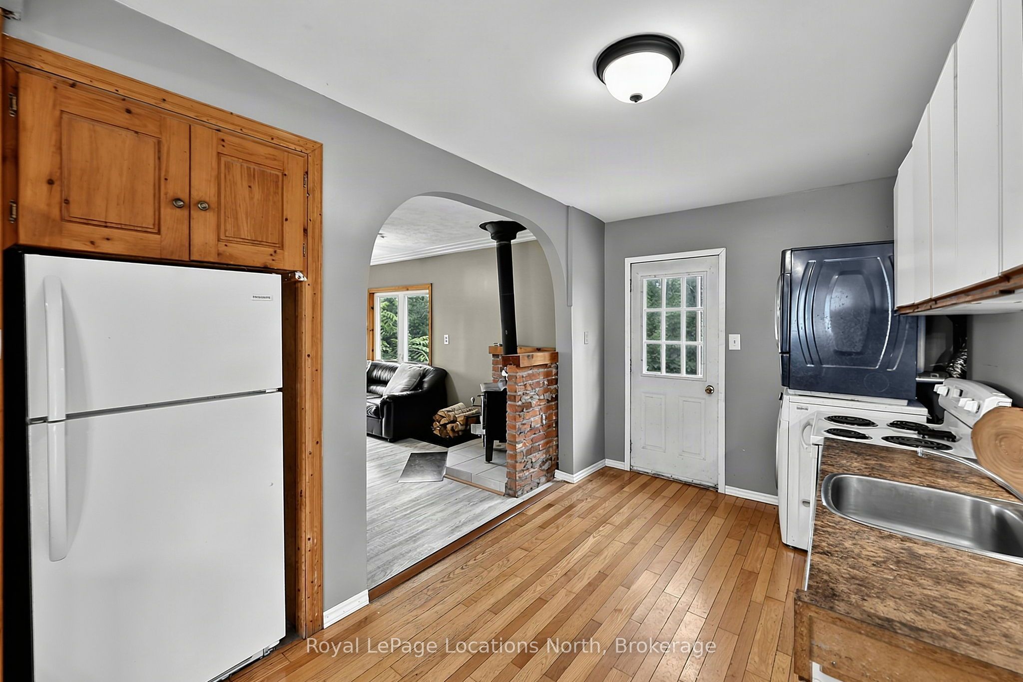 9031 Beachwood Road Property Photo 11