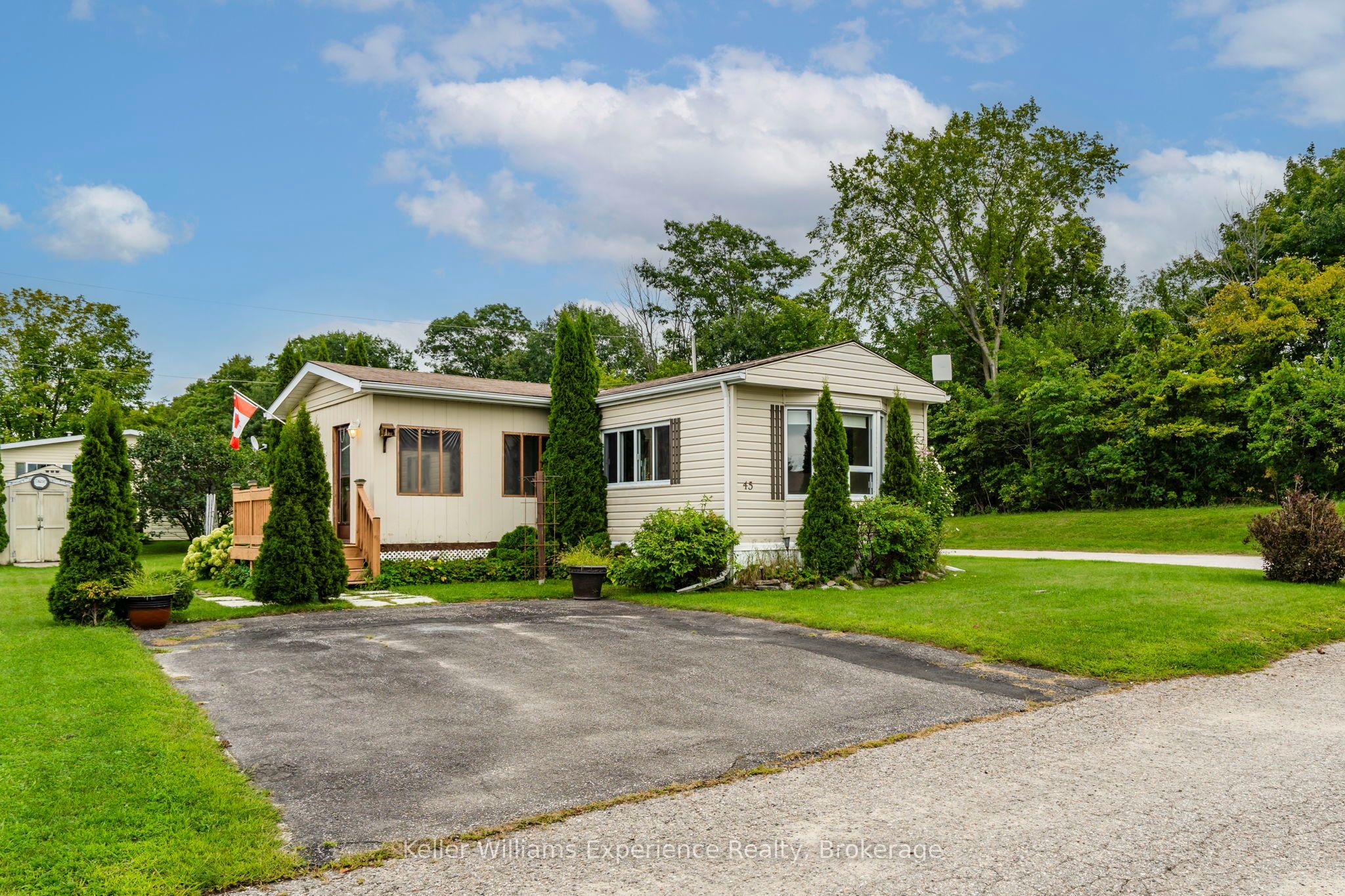 45 Northland Drive Property Photo 2