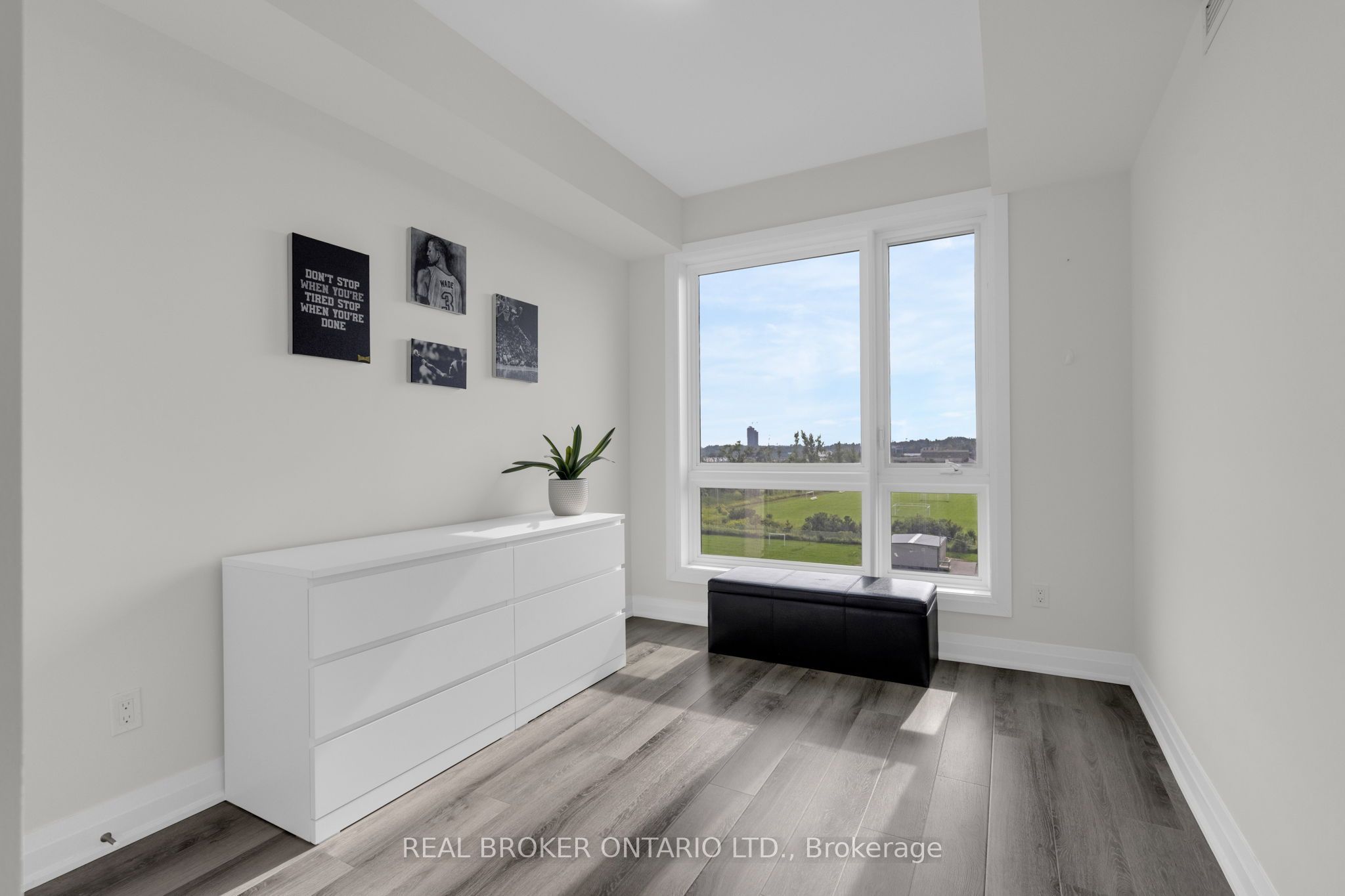 299 Cundles Road E 604 Property Photo 16