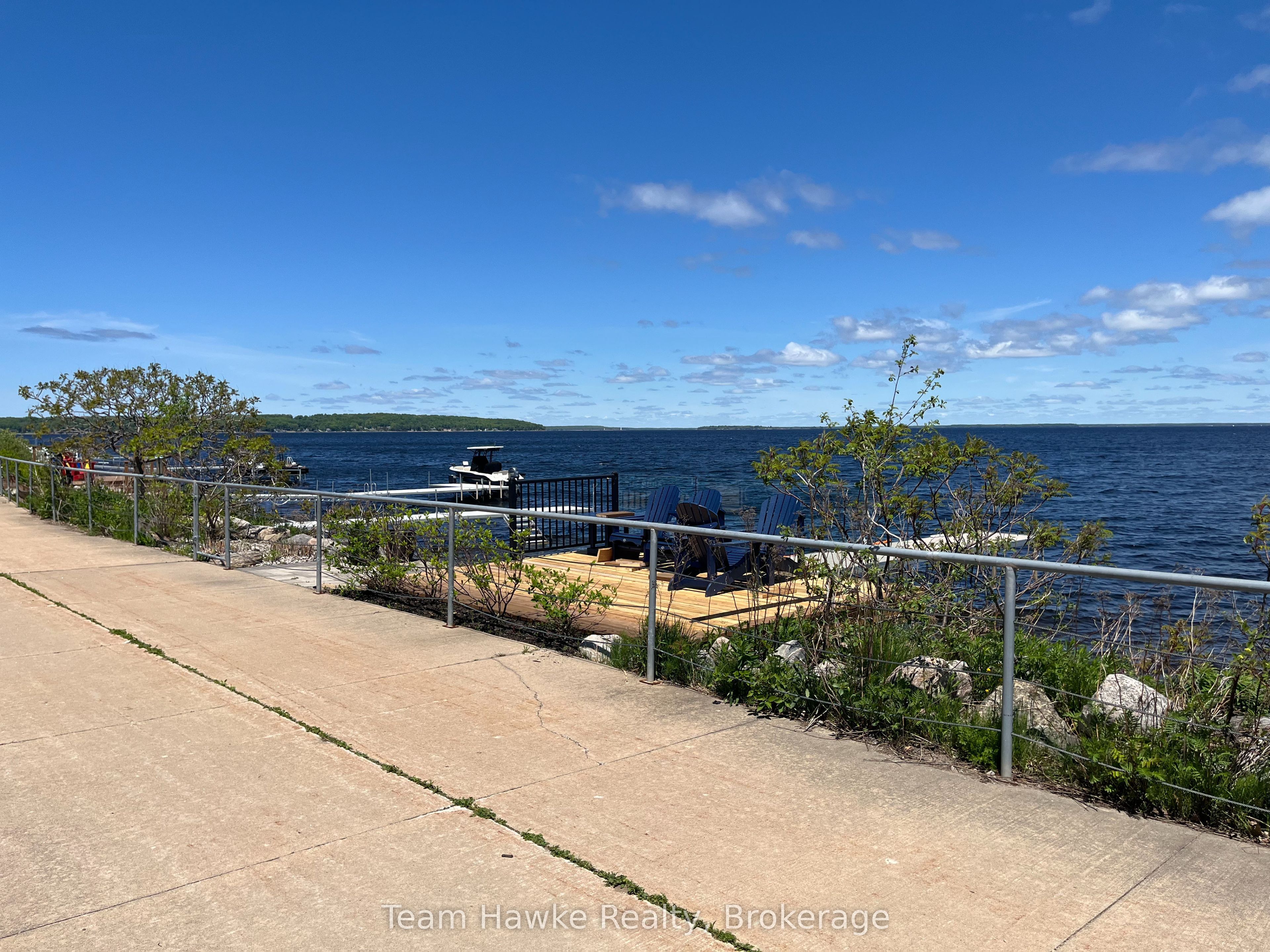 637 Aberdeen Boulevard Property Photo 9