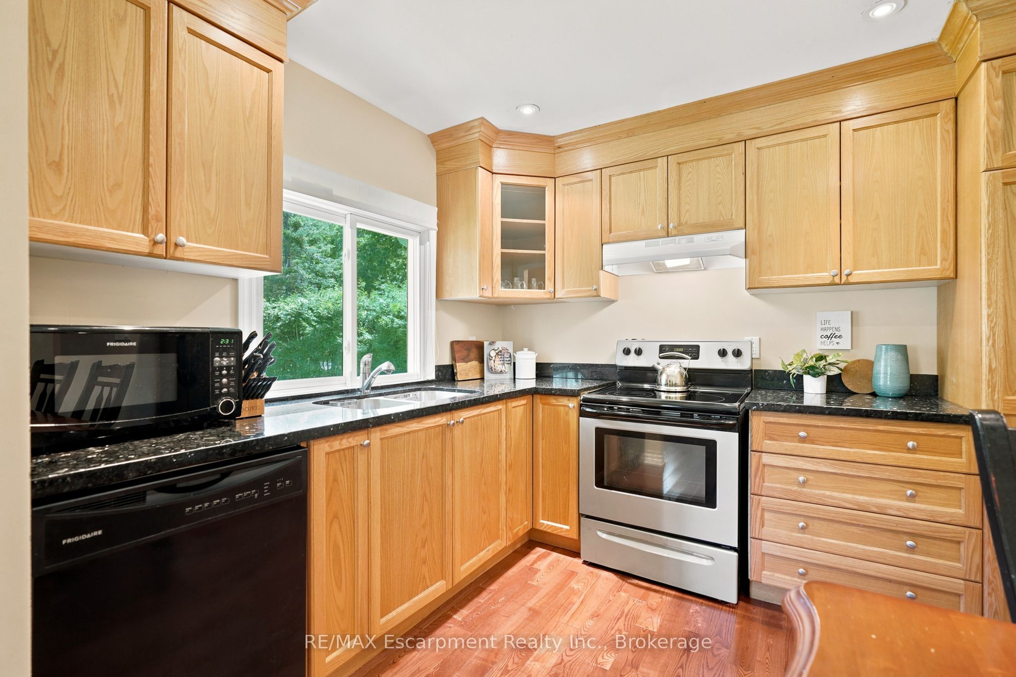 16 Hiawatha Road Property Photo 21