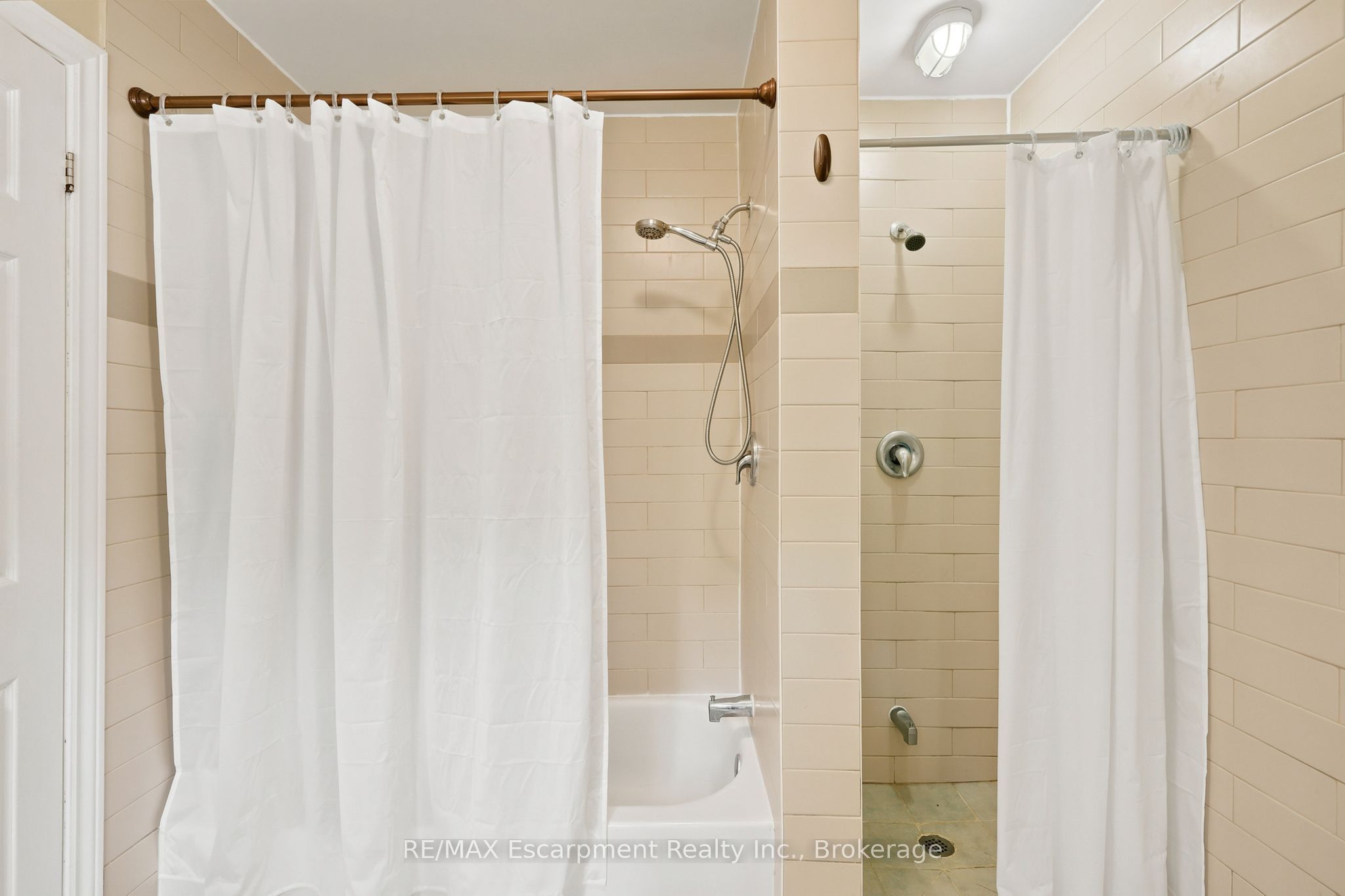 16 Hiawatha Road Property Photo 32