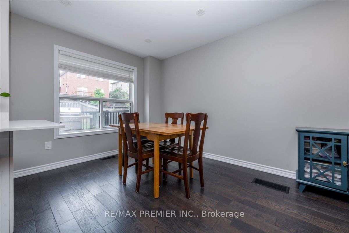129 Chalmers Drive Property Photo 4