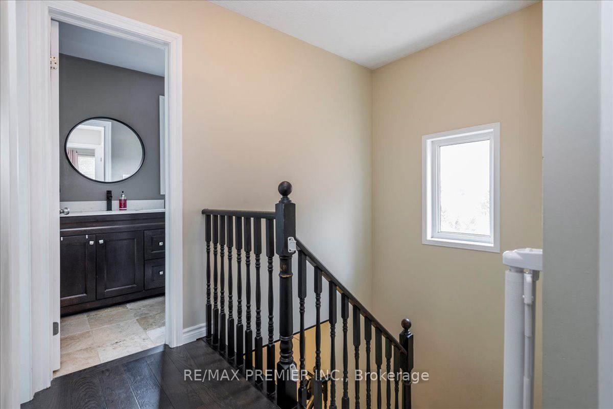 129 Chalmers Drive Property Photo 8