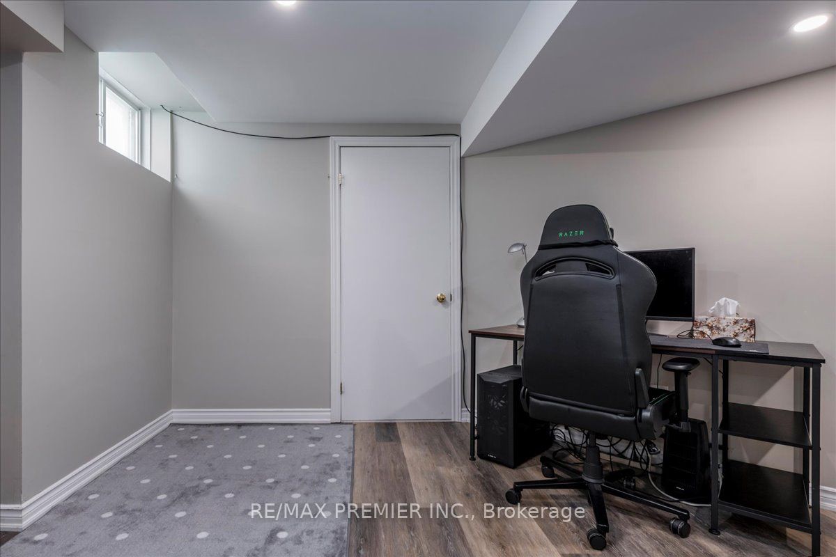 129 Chalmers Drive Property Photo 13
