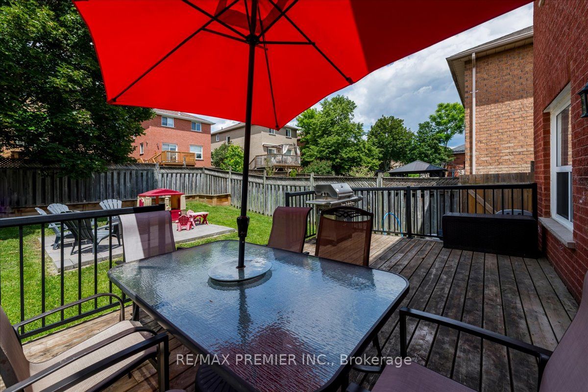 129 Chalmers Drive Property Photo 16
