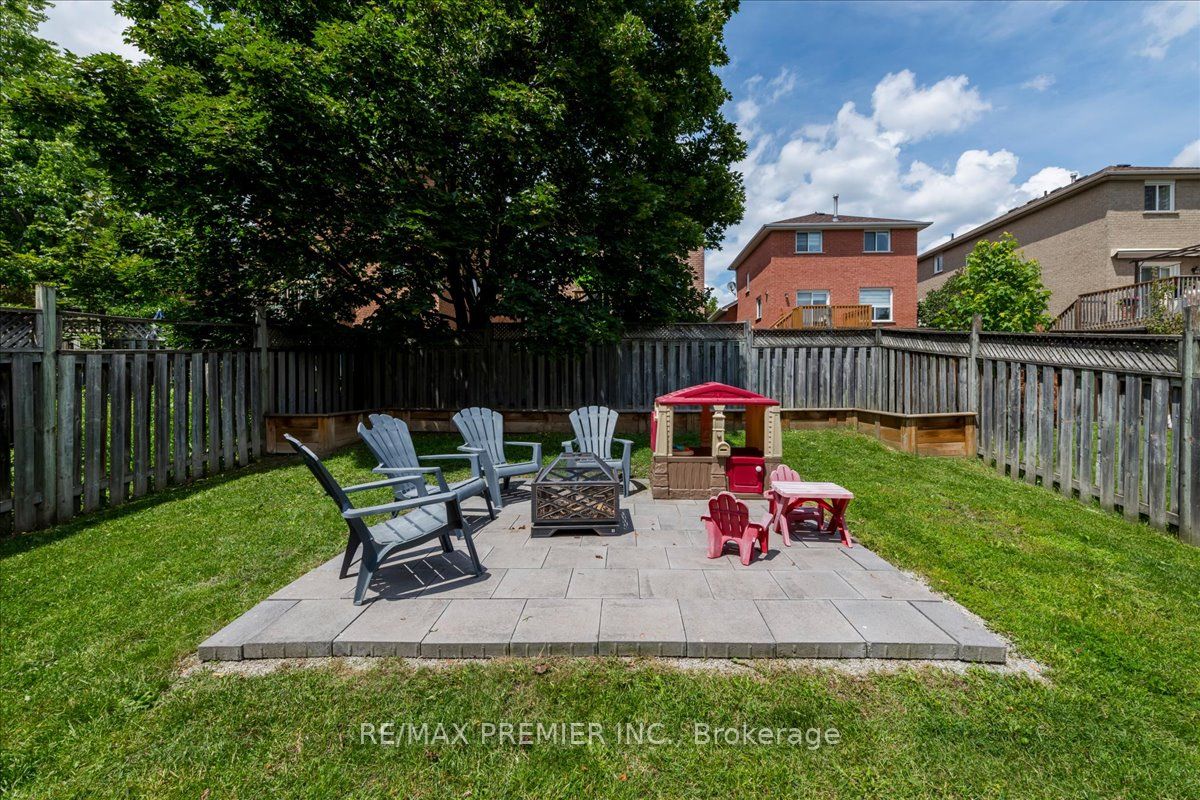 129 Chalmers Drive Property Photo 18