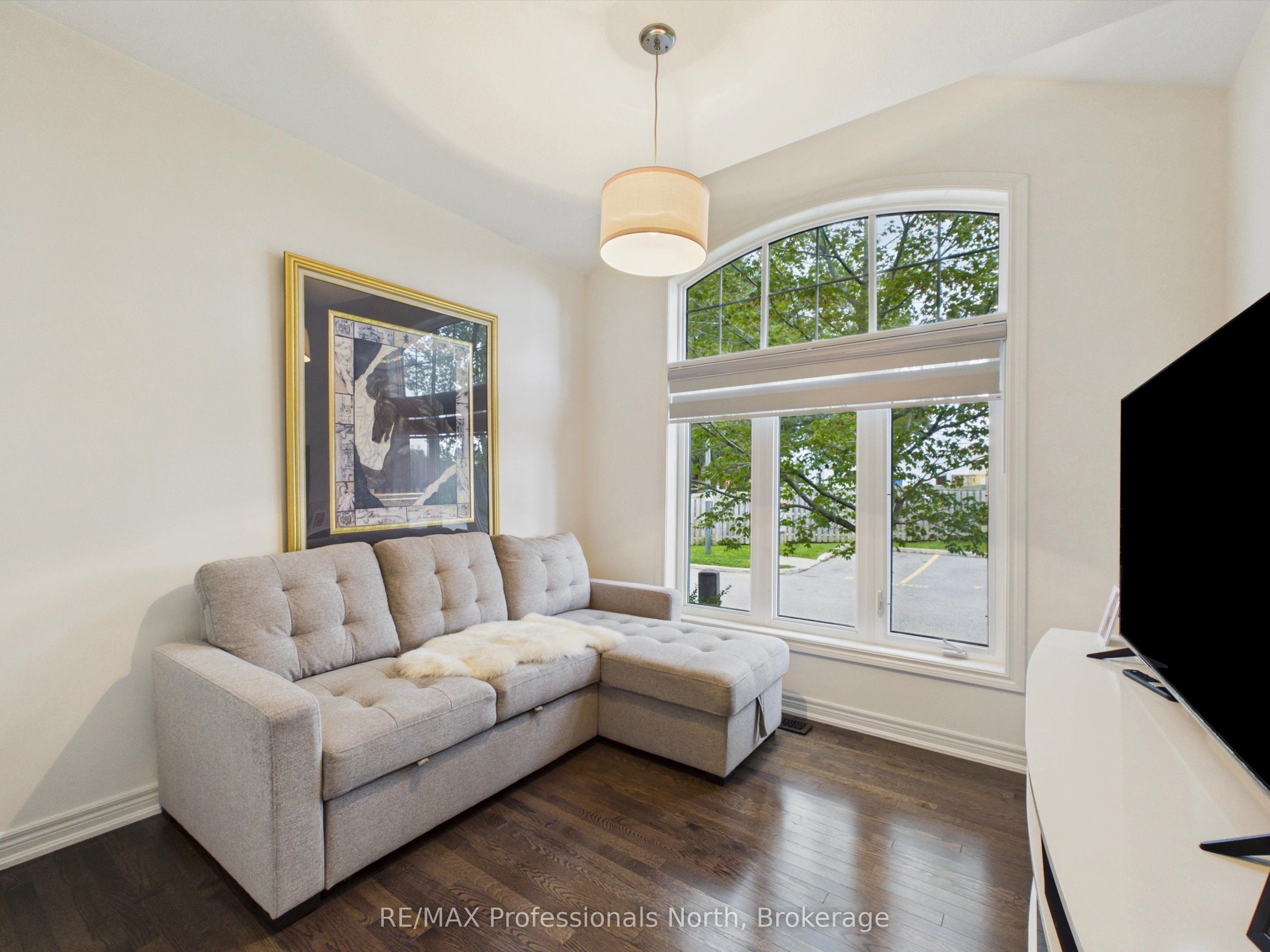 35 Canterbury Circle Property Photo 15