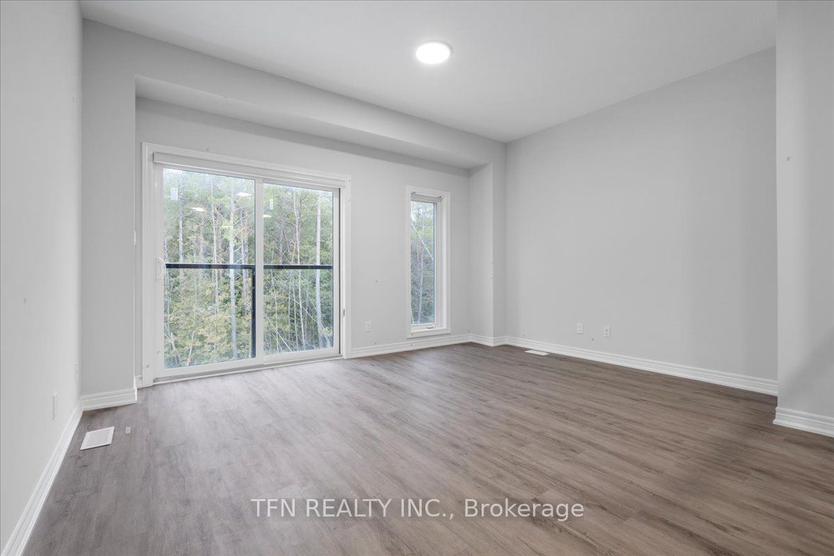 77 Winters Crescent N Property Photo 8
