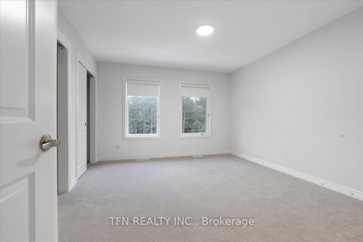 77 Winters Crescent N Property Photo 10