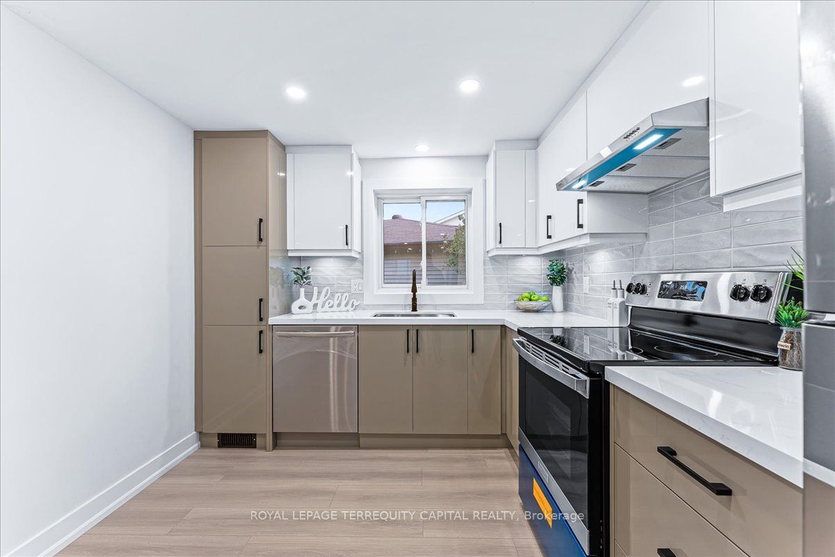 118 Shakespeare Crescent Upper Property Photo 15