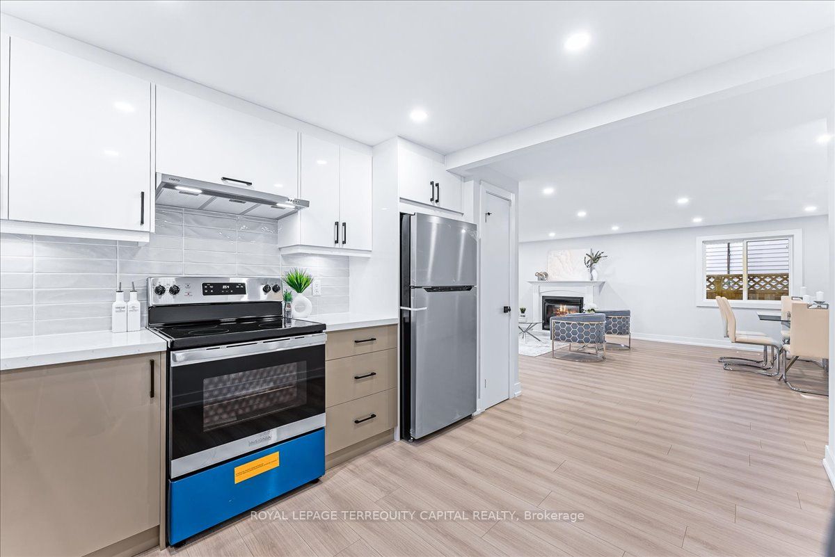 118 Shakespeare Crescent Upper Property Photo 16