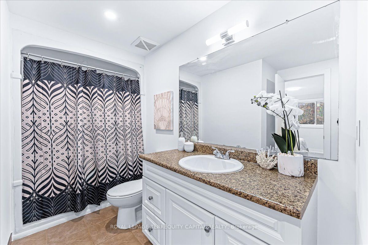118 Shakespeare Crescent Upper Property Photo 20