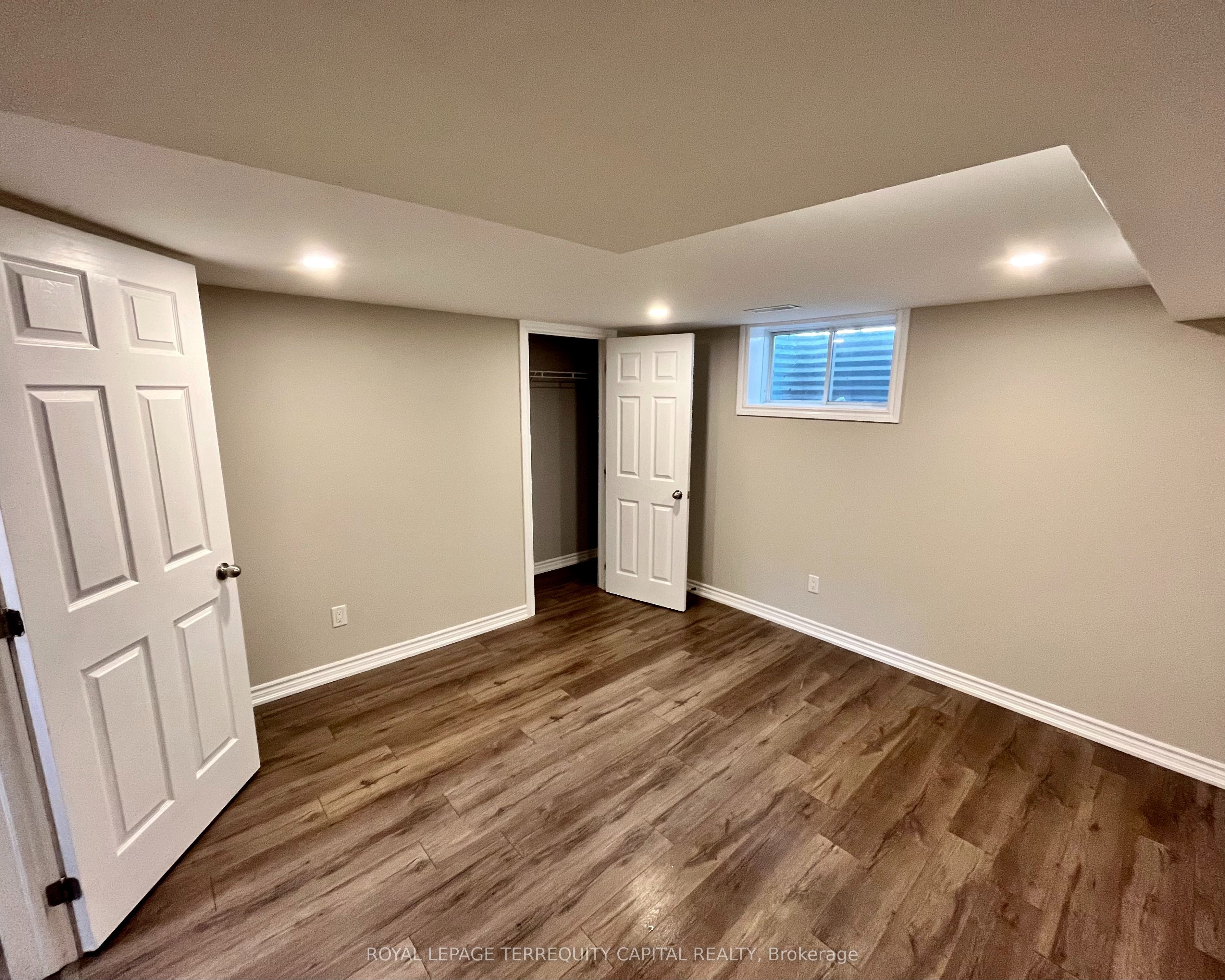 118 Shakespeare Crescent Upper Property Photo 38