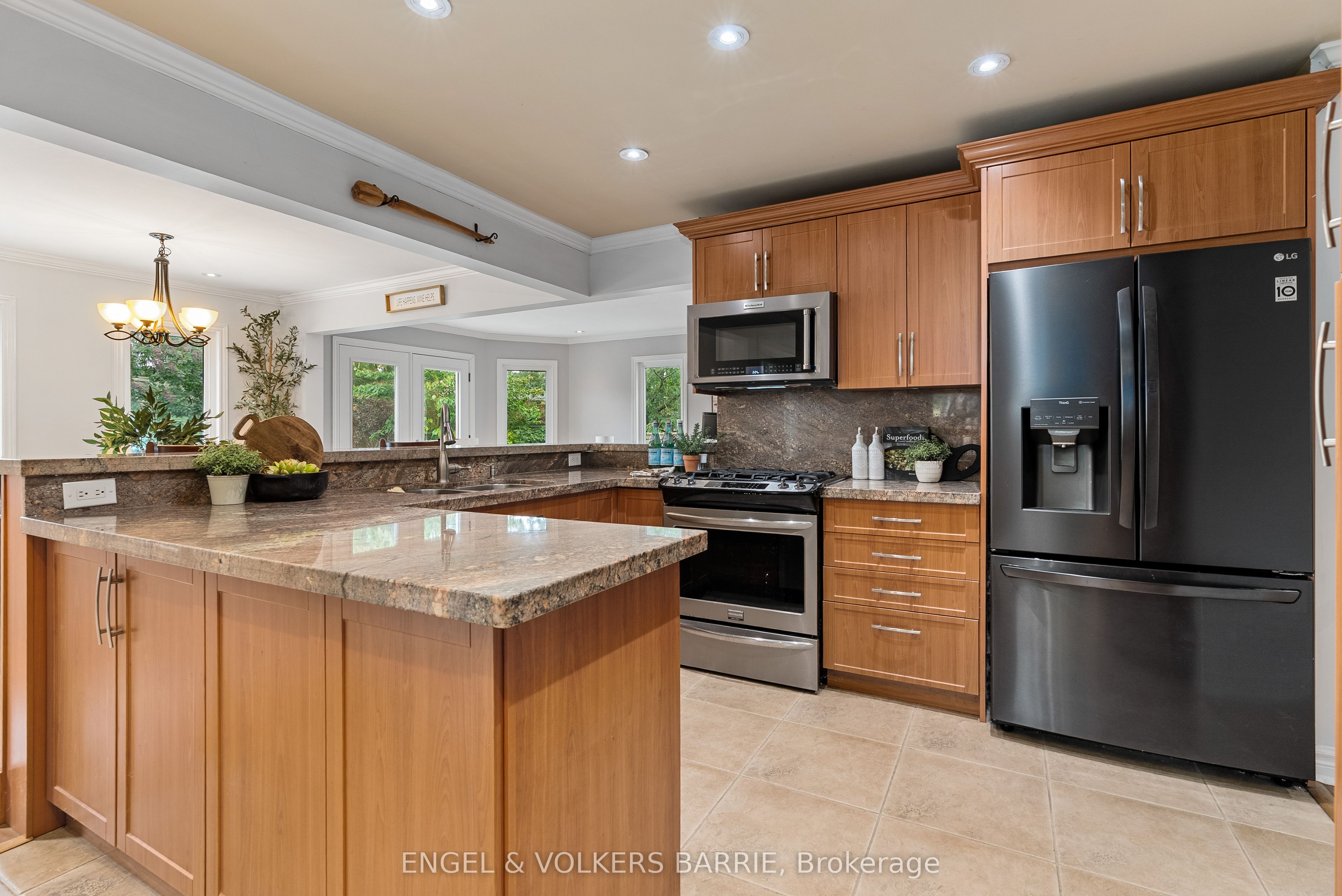 19 Grand Forest Drive Property Photo 15