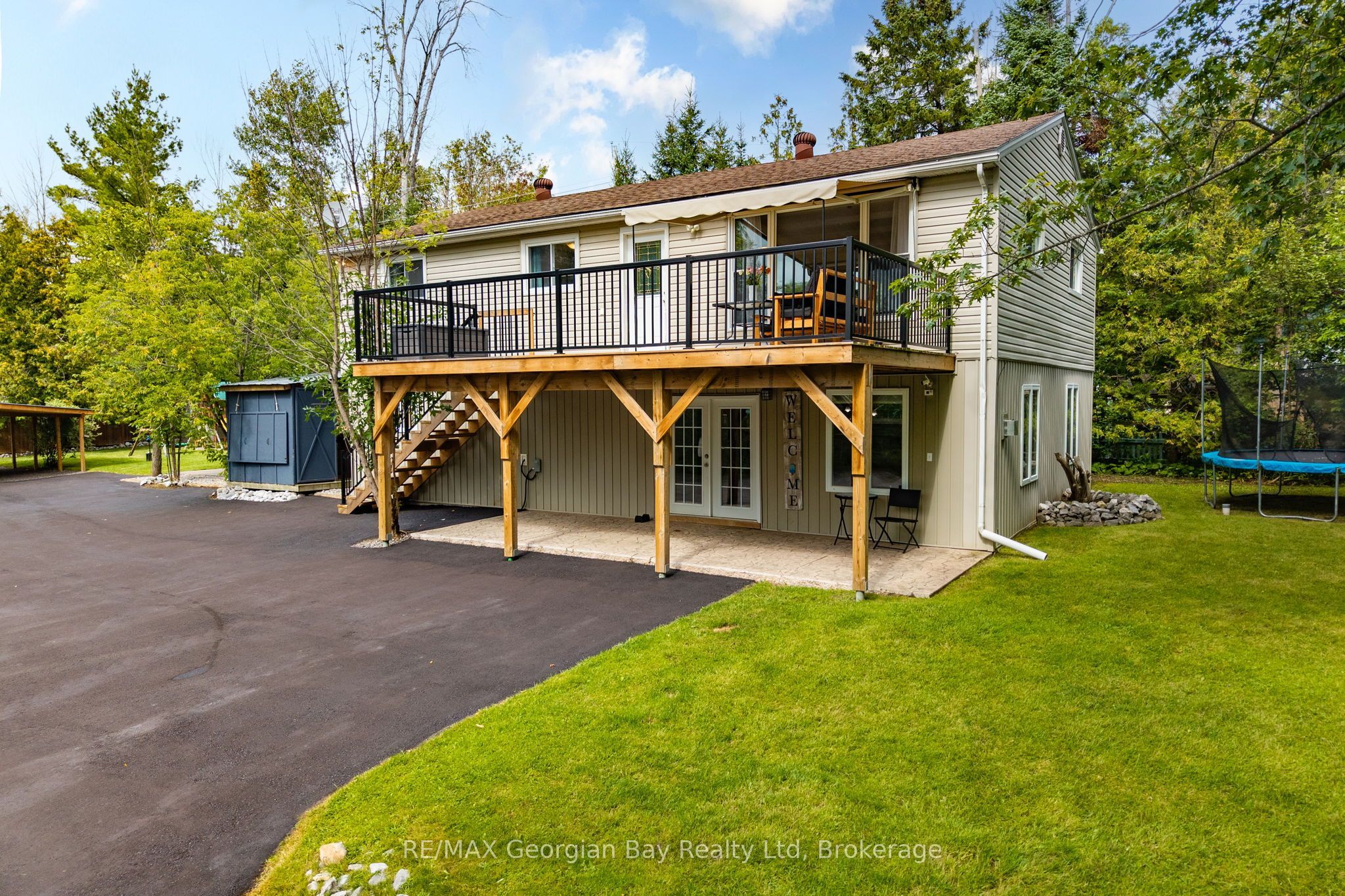 2384 Whetham Road Property Photo 4