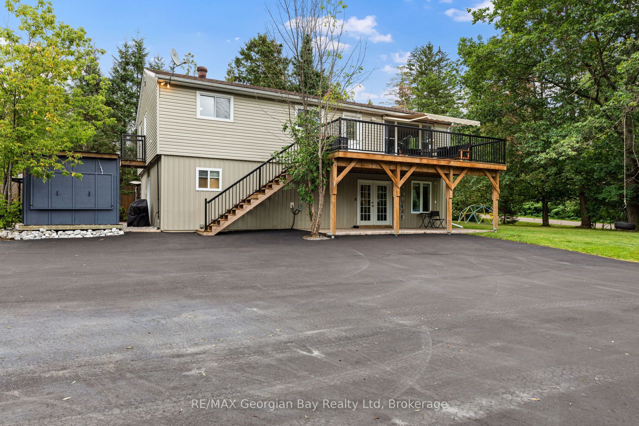2384 Whetham Road Property Photo 5