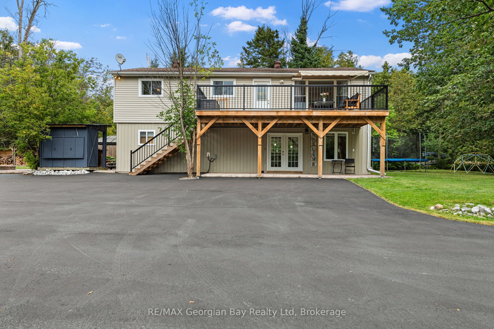2384 Whetham Road Property Photo 6