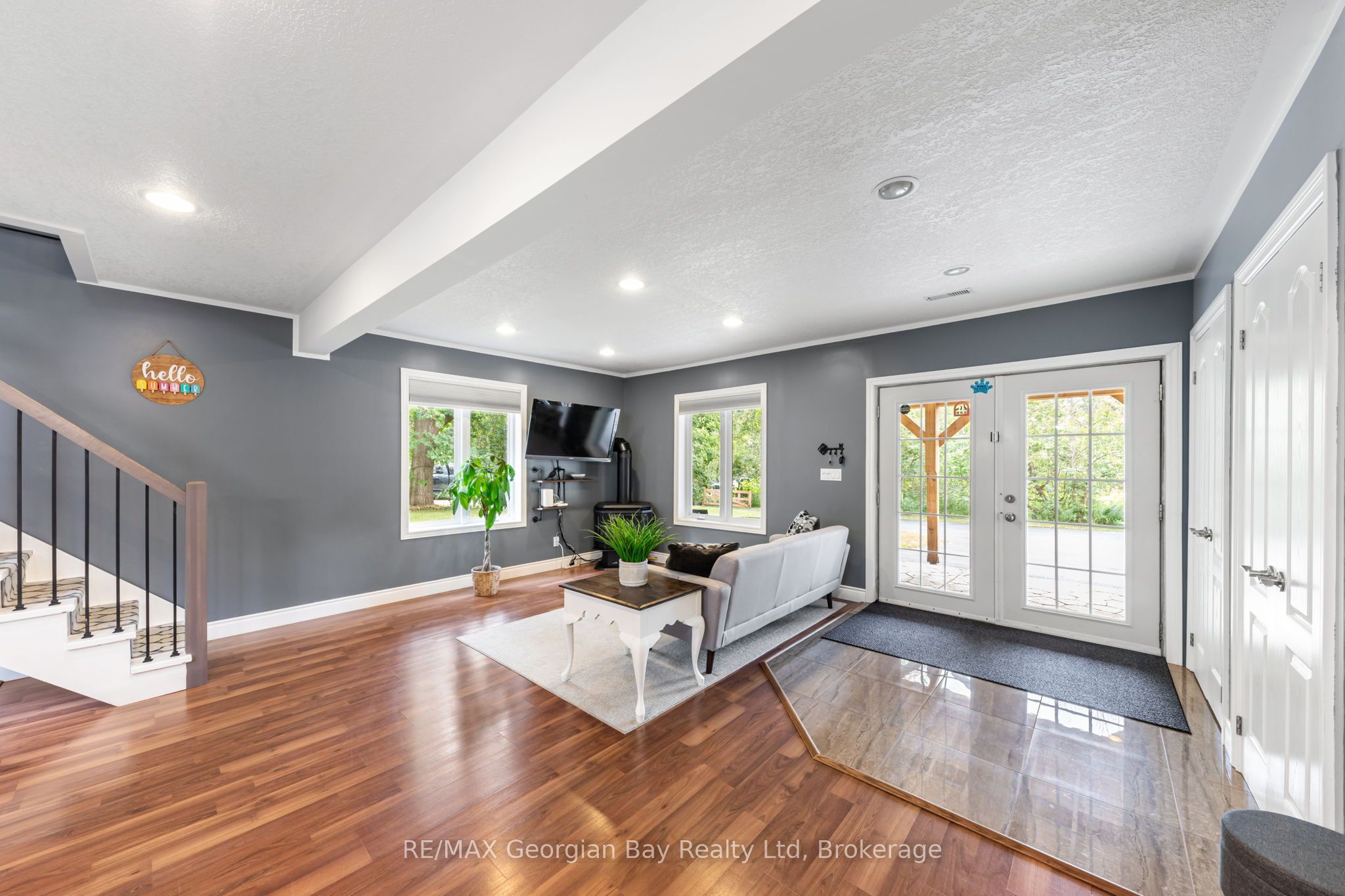 2384 Whetham Road Property Photo 9